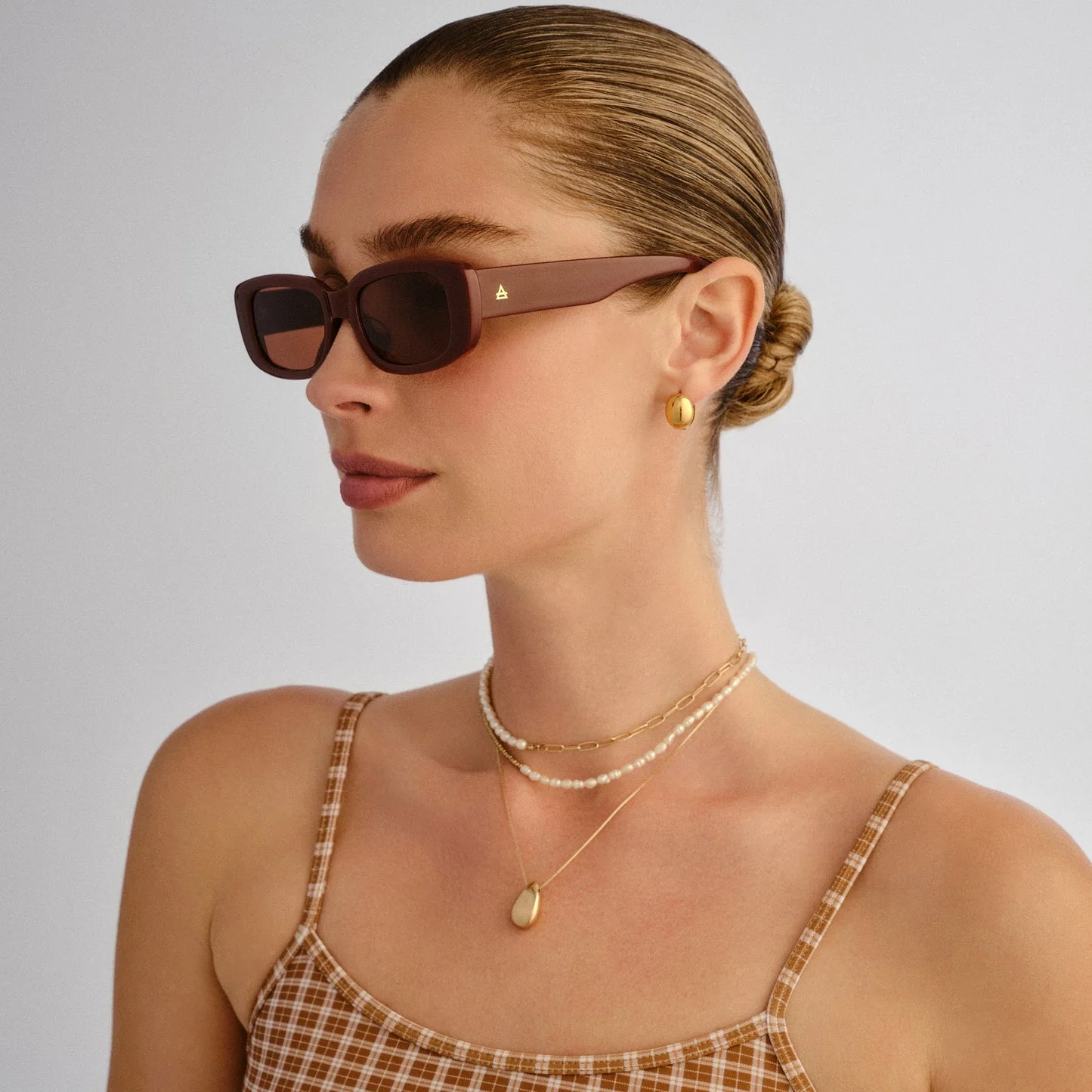 Aire Ceres Sunglasses Burgundy - Image 3