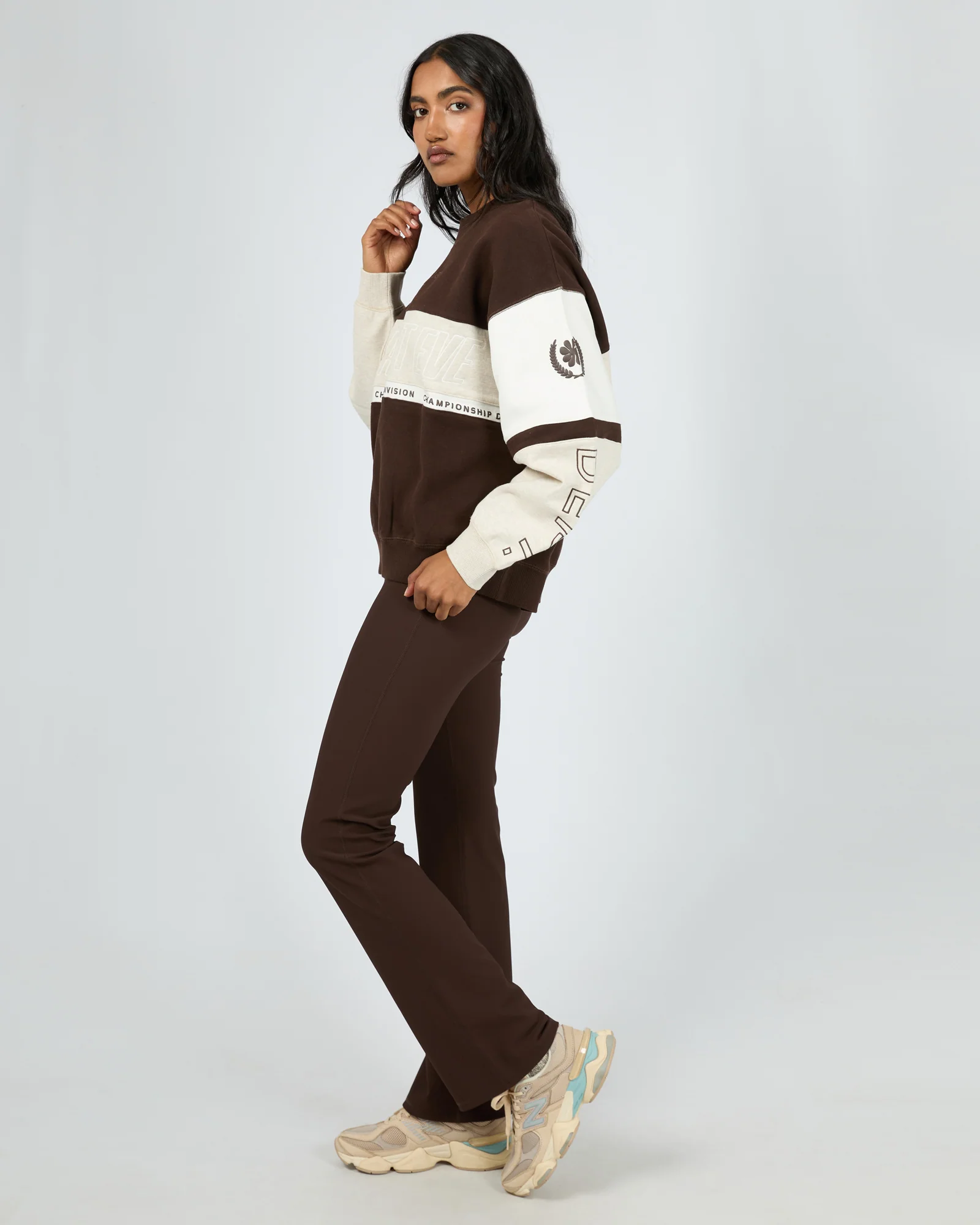 All About Eve Performance Slouch Panel Crew Brown - Image 4
