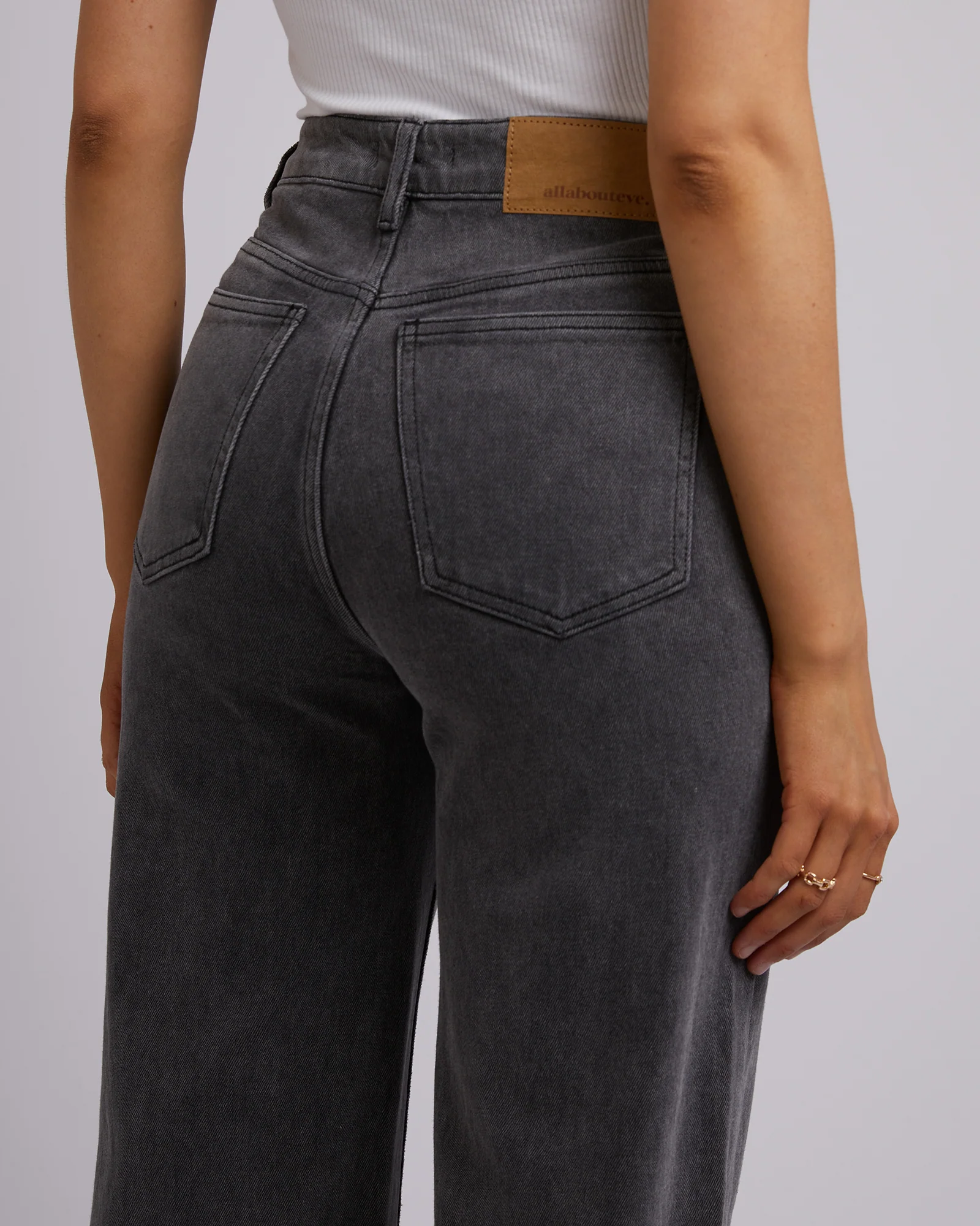 All About Eve Skye Comfort Jean Washed Black - Image 5