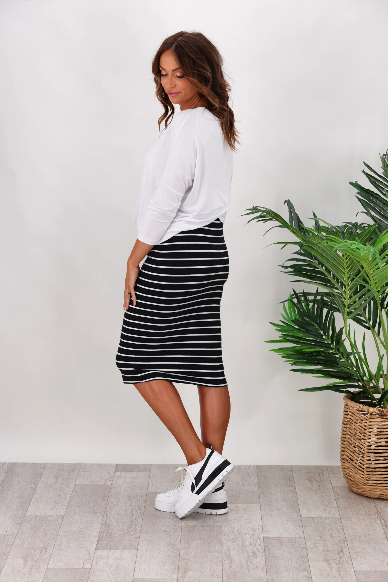 Betty Basics Alicia Midi Skirt Black/White Stripe - Image 5