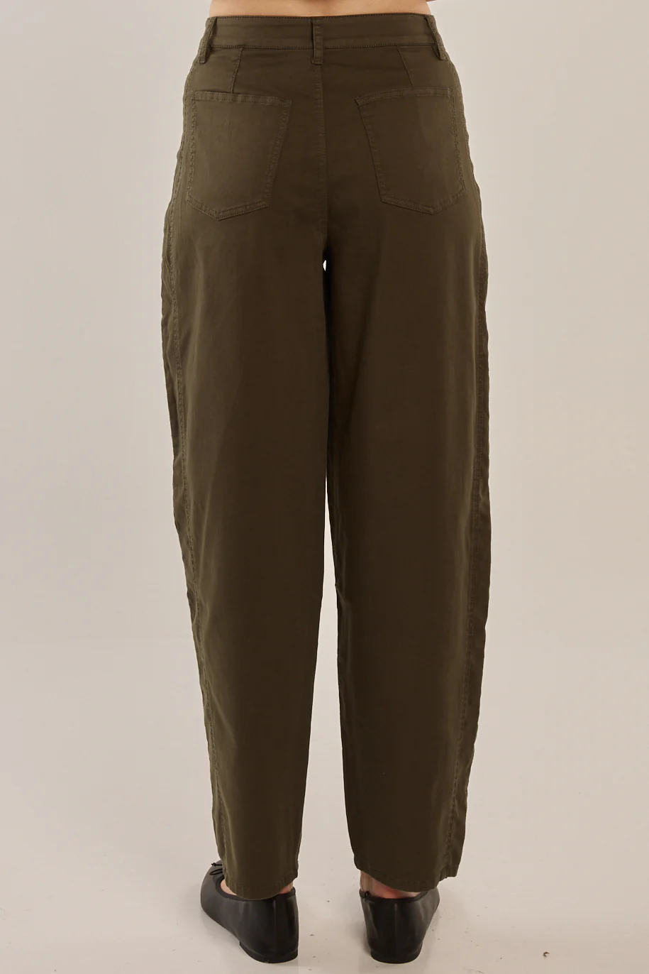 Betty Basics Barrel Leg Chino Khaki - Image 4