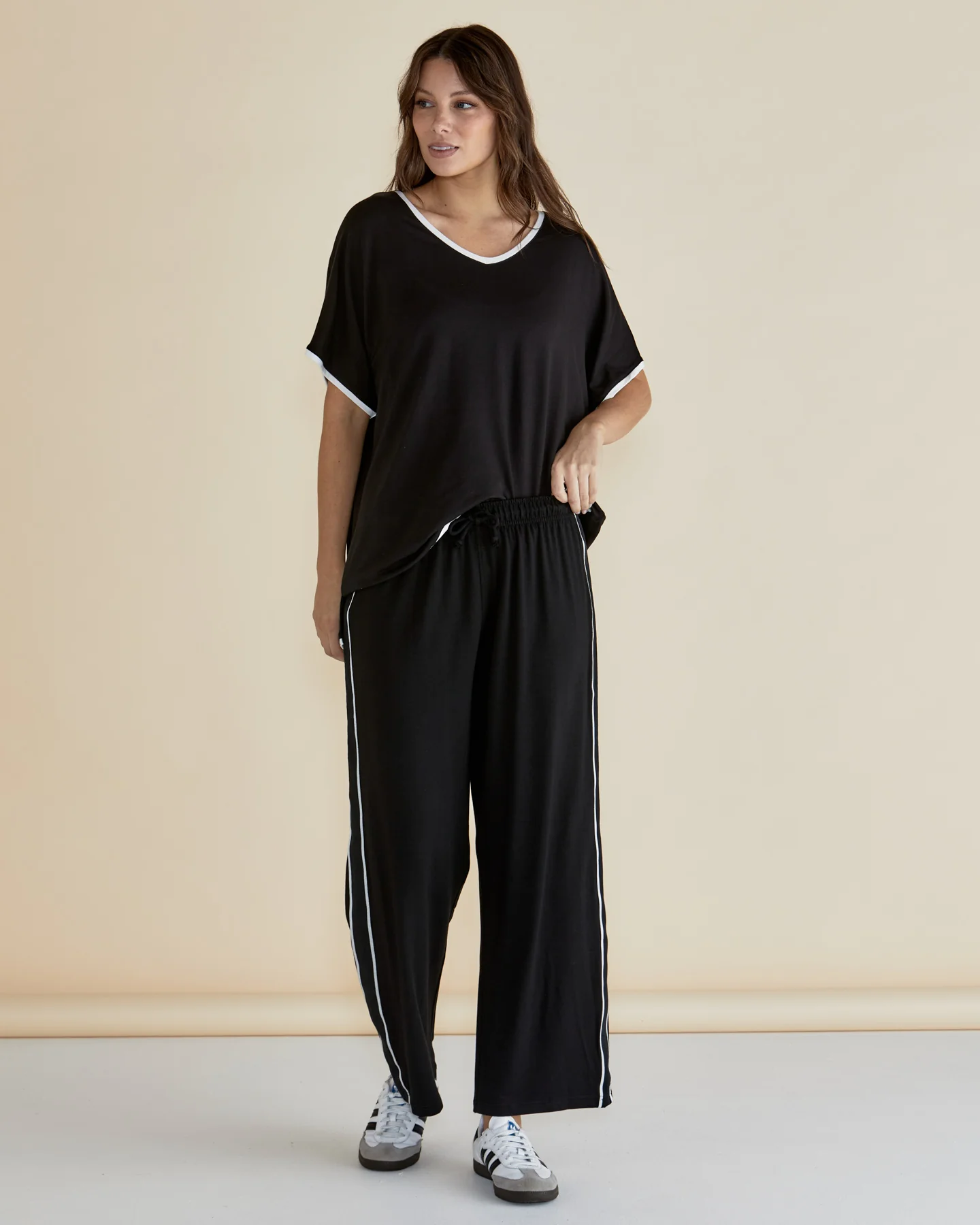 Betty Basics Clara Tee Black - Image 2