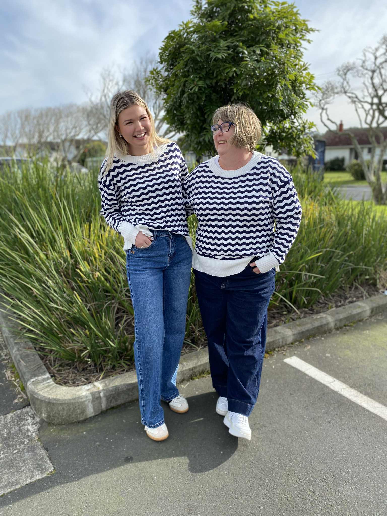 Betty Basics Ember Knit Jumper Navy Wave Stripe - Image 2