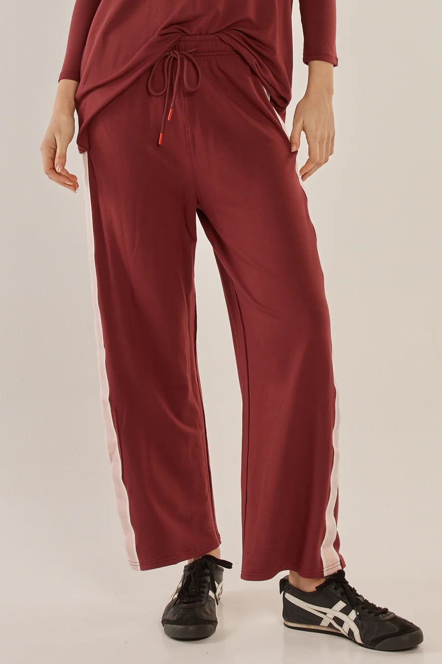 Betty Basics Evelyn Wide Leg Jogger Burgundy - Image 2
