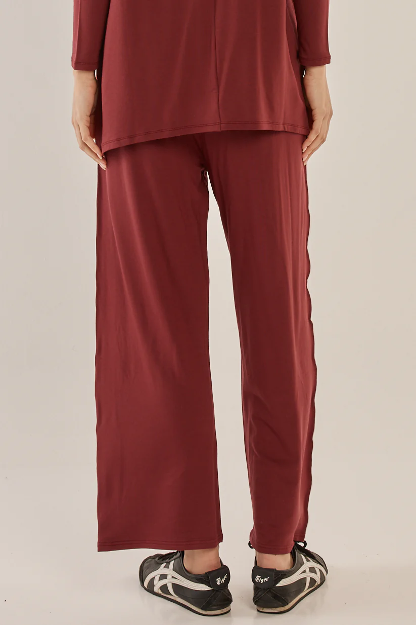 Betty Basics Evelyn Wide Leg Jogger Burgundy - Image 4