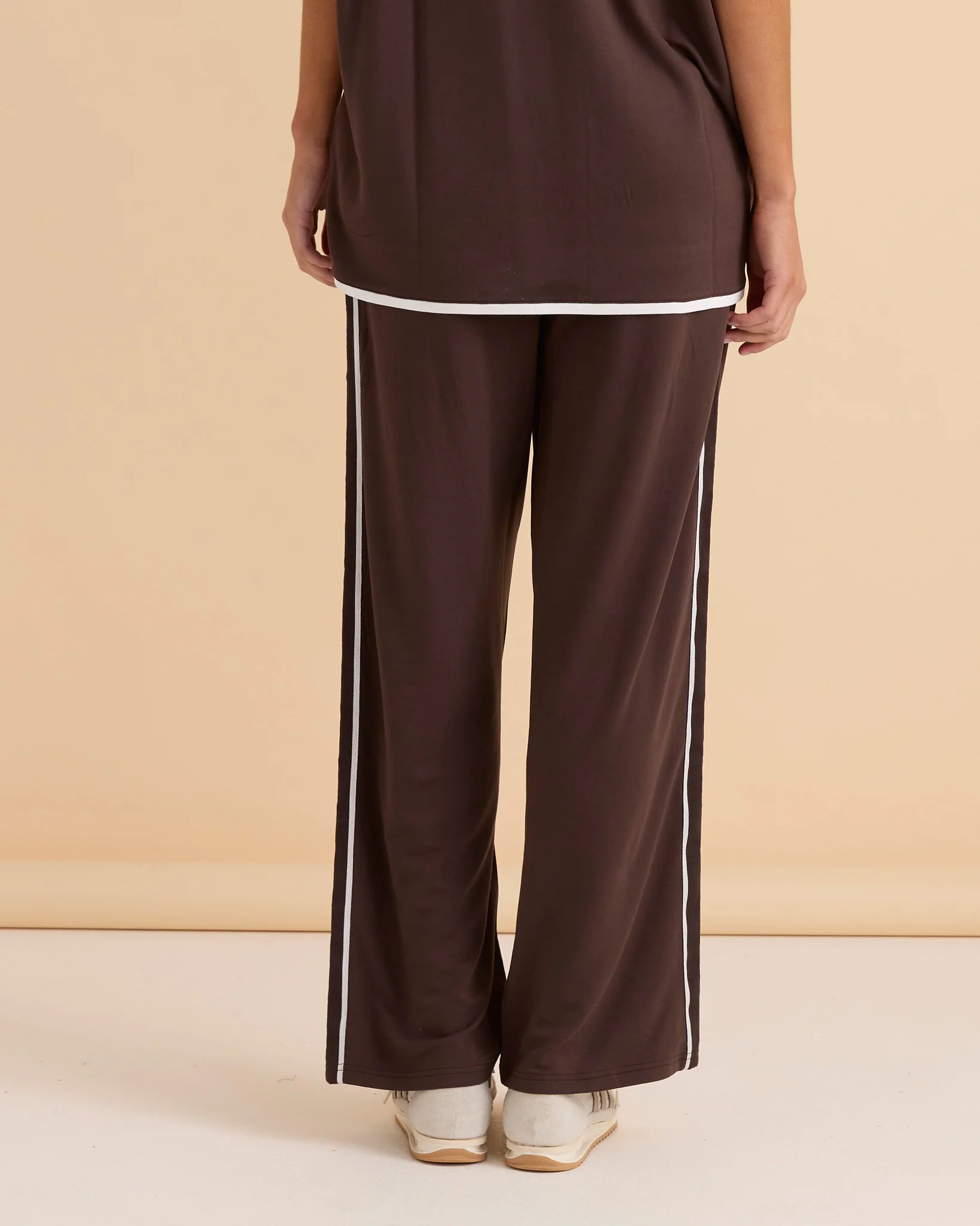 Betty Basics Evelyn Wide Leg Jogger Chocolate - Image 4