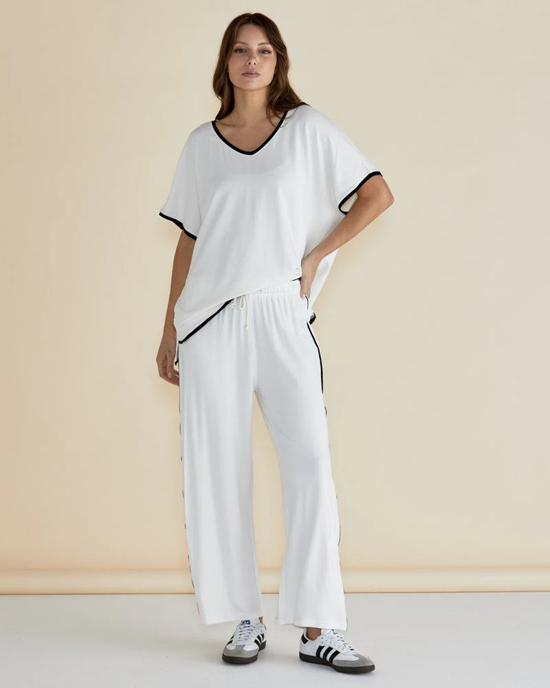 Betty Basics Evelyn Wide Leg Jogger White - Image 3