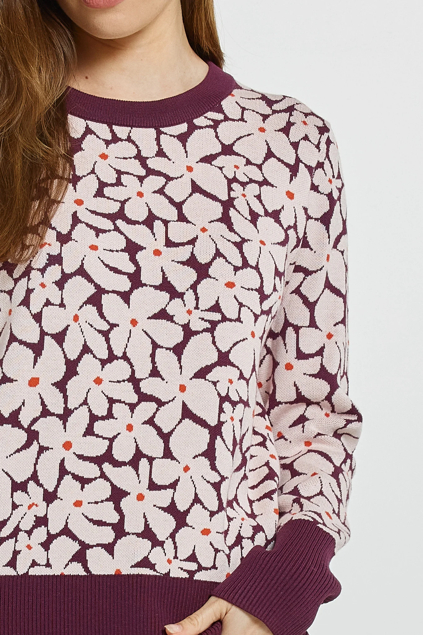 Betty Basics Maisie Sweater Wine Petal Jacquard - Image 5