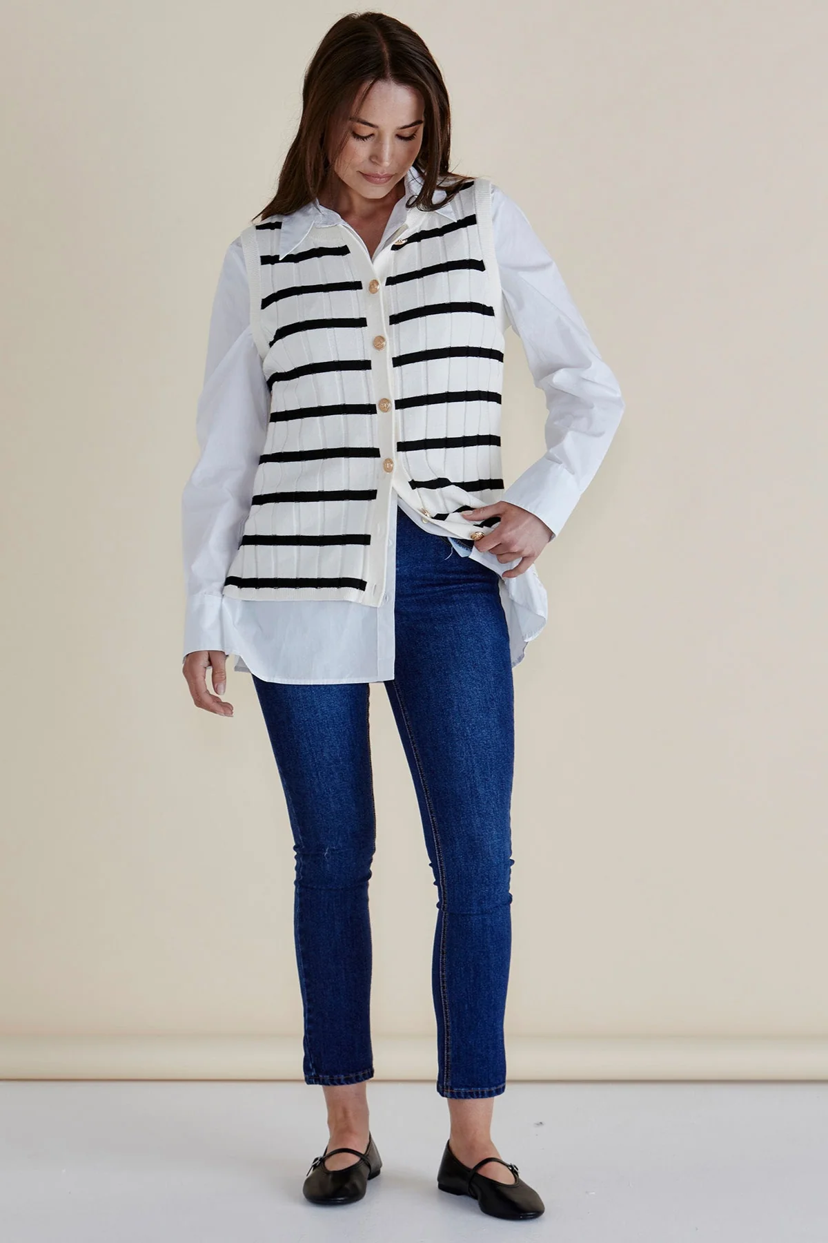 Betty Basics Nicolette Knit Vest Black Stripe - Image 5