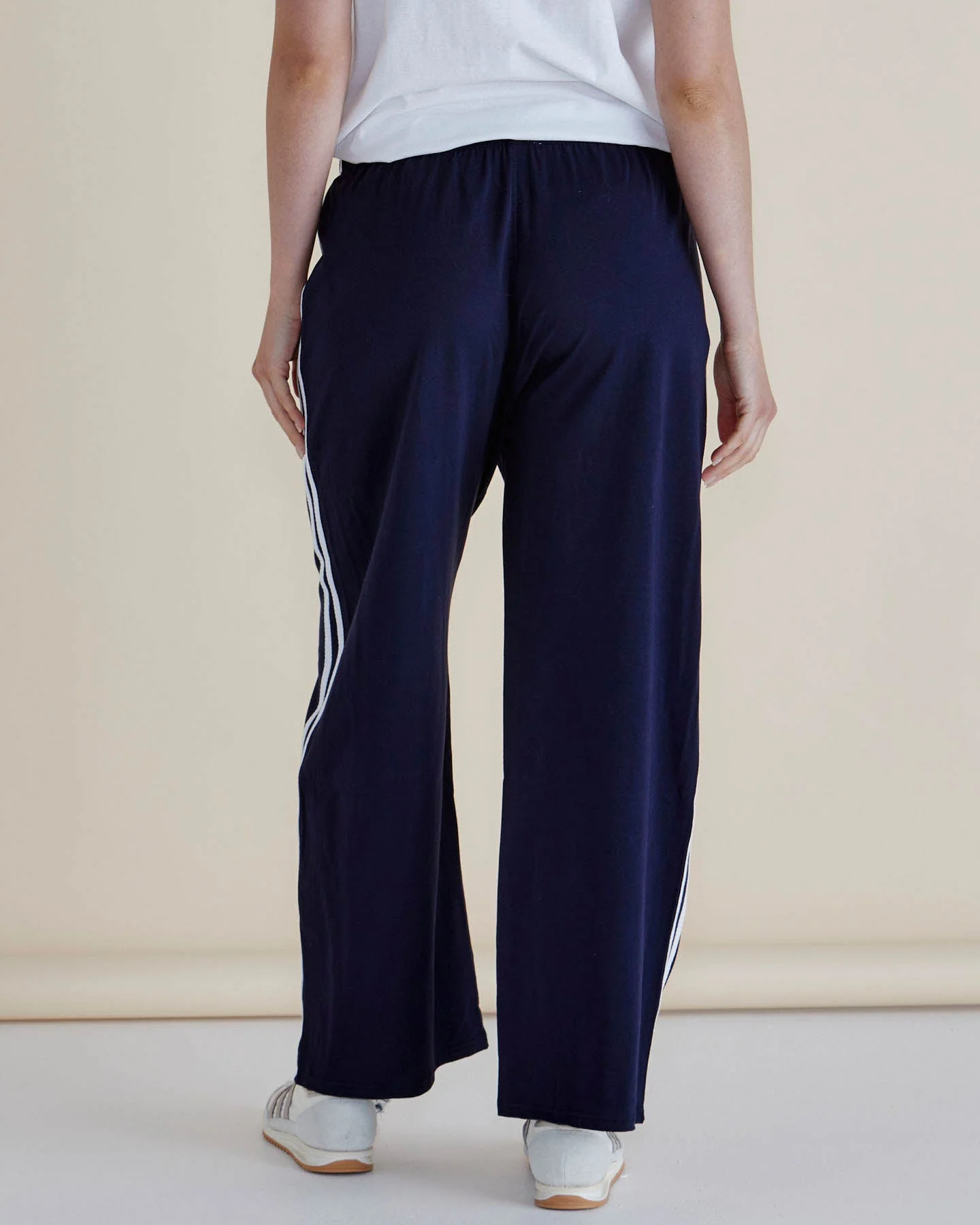 Betty Basics Nikki Relaxed Cotton Jogger Navy - Image 4