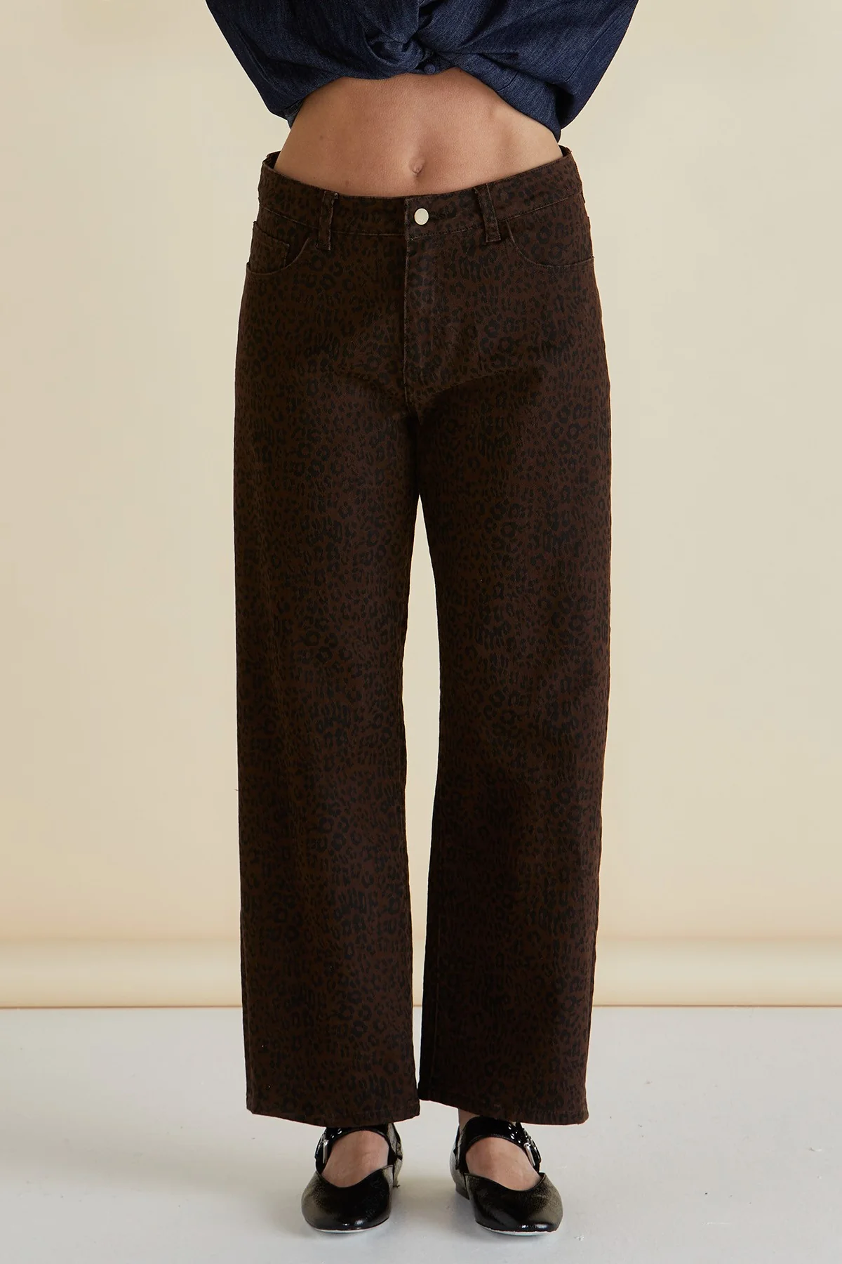 Betty Basics Steffie Relax Straight Leg Jean Leopard Chocolate Print - Image 2