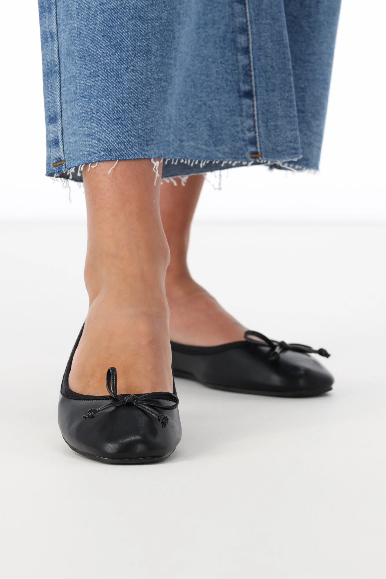 Billini Isaiah Flats Black - Image 5