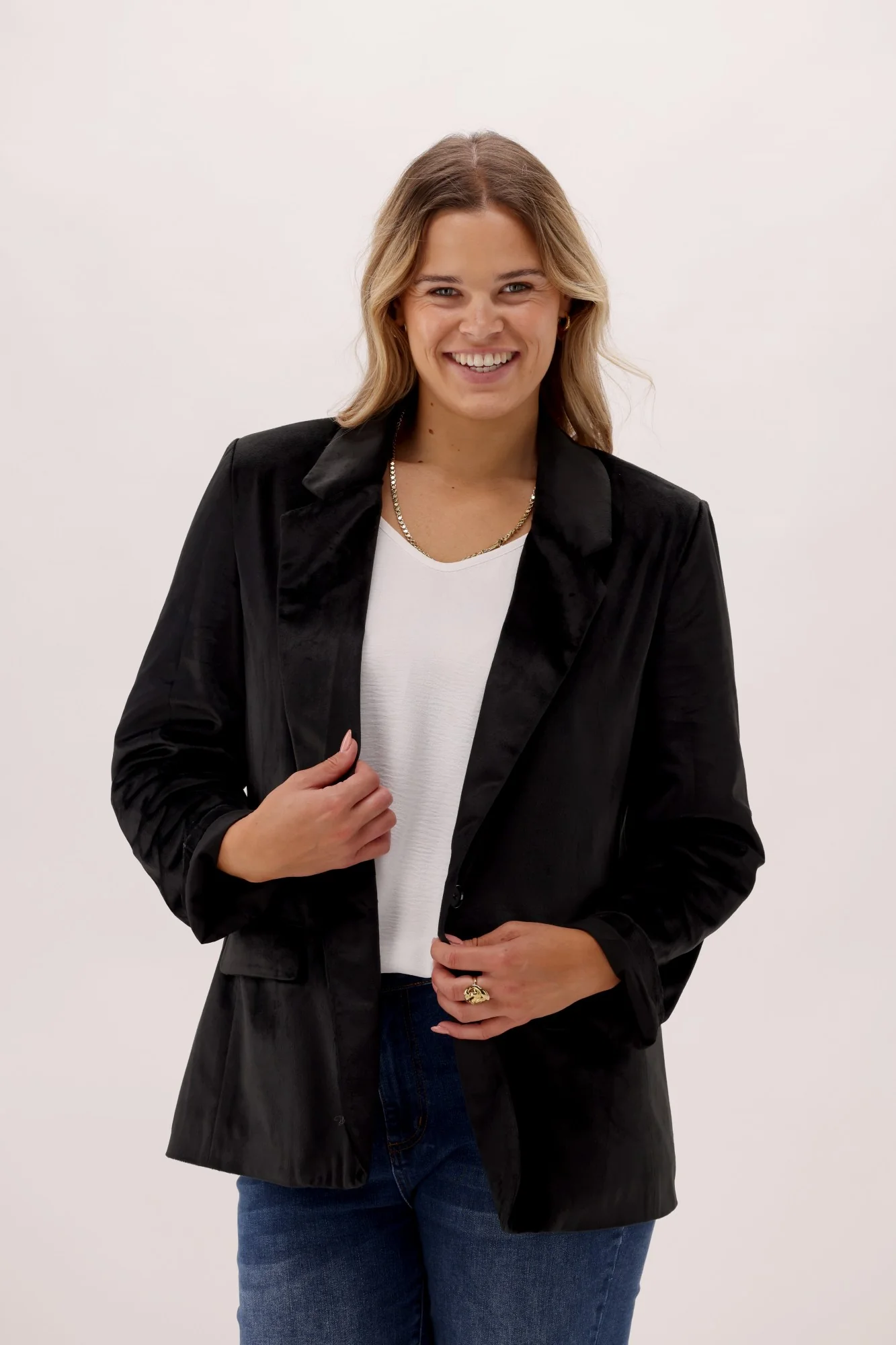 Celebration Weekender Velvet Blazer Black - Image 3