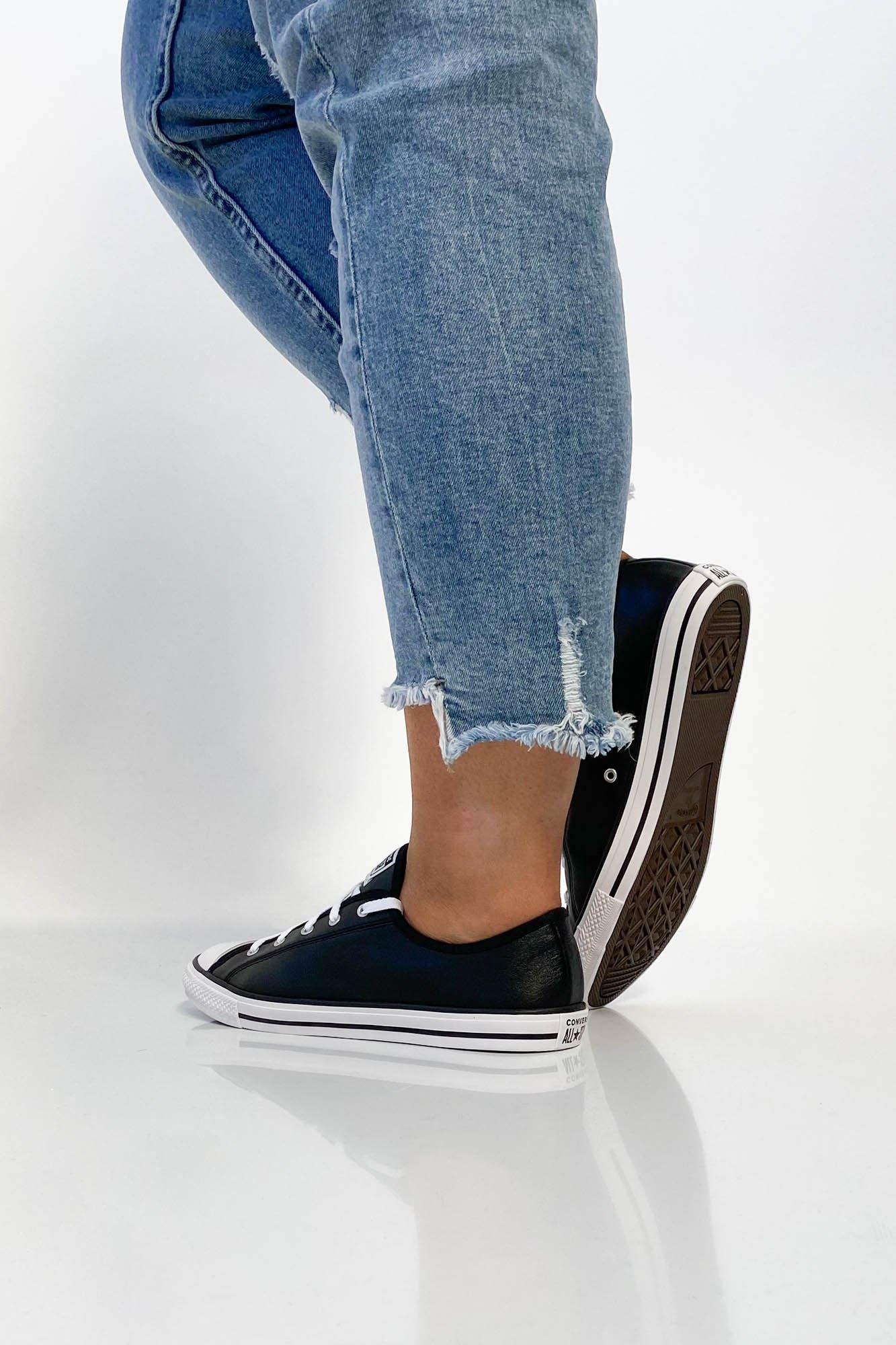 Converse Chuck Taylor Dainty Leather Low Black - Image 5