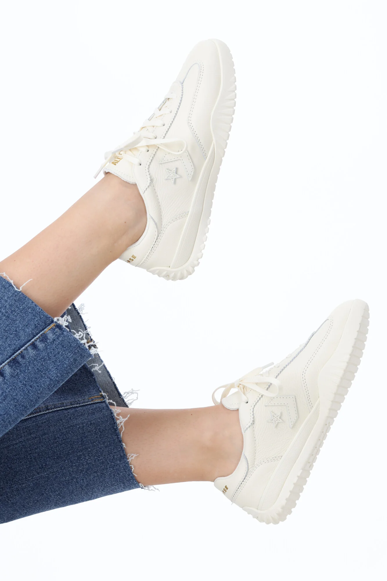 Converse Unisex Run Star Trainer Gold Low Top Egret - Image 4