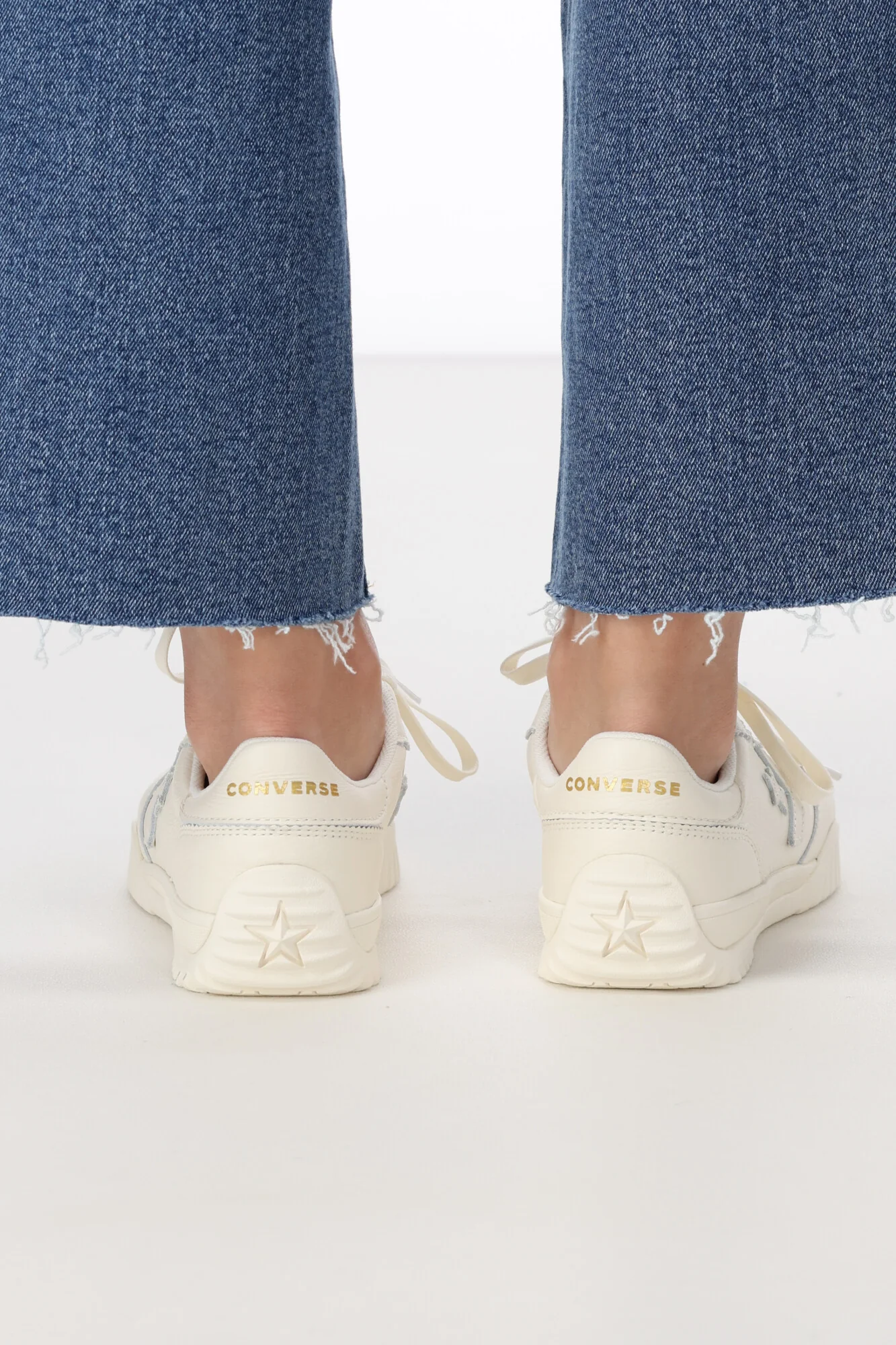 Converse Unisex Run Star Trainer Gold Low Top Egret - Image 6