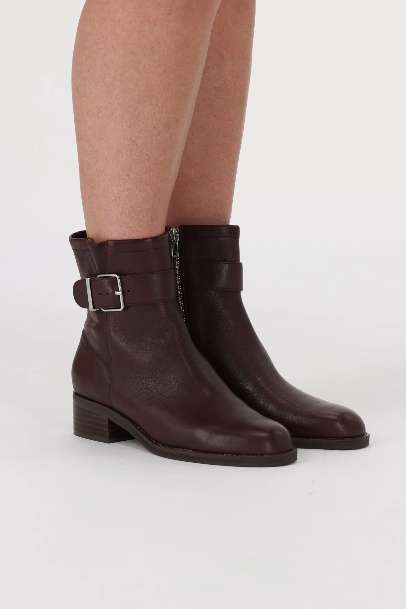Django & Juliette Coleens Leather Chestnut Chocolate Heel - Image 3