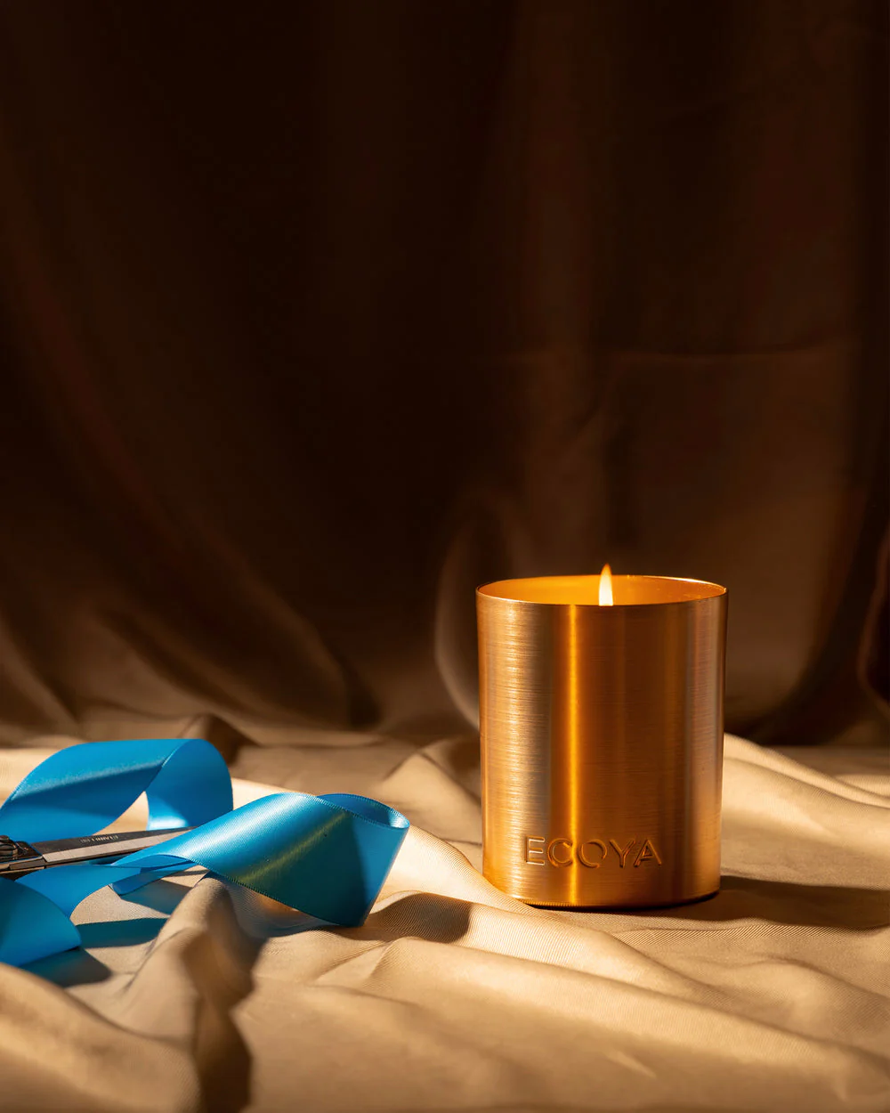 Ecoya Hibiscus & Bergamont Goldie Candle 460g - Image 2
