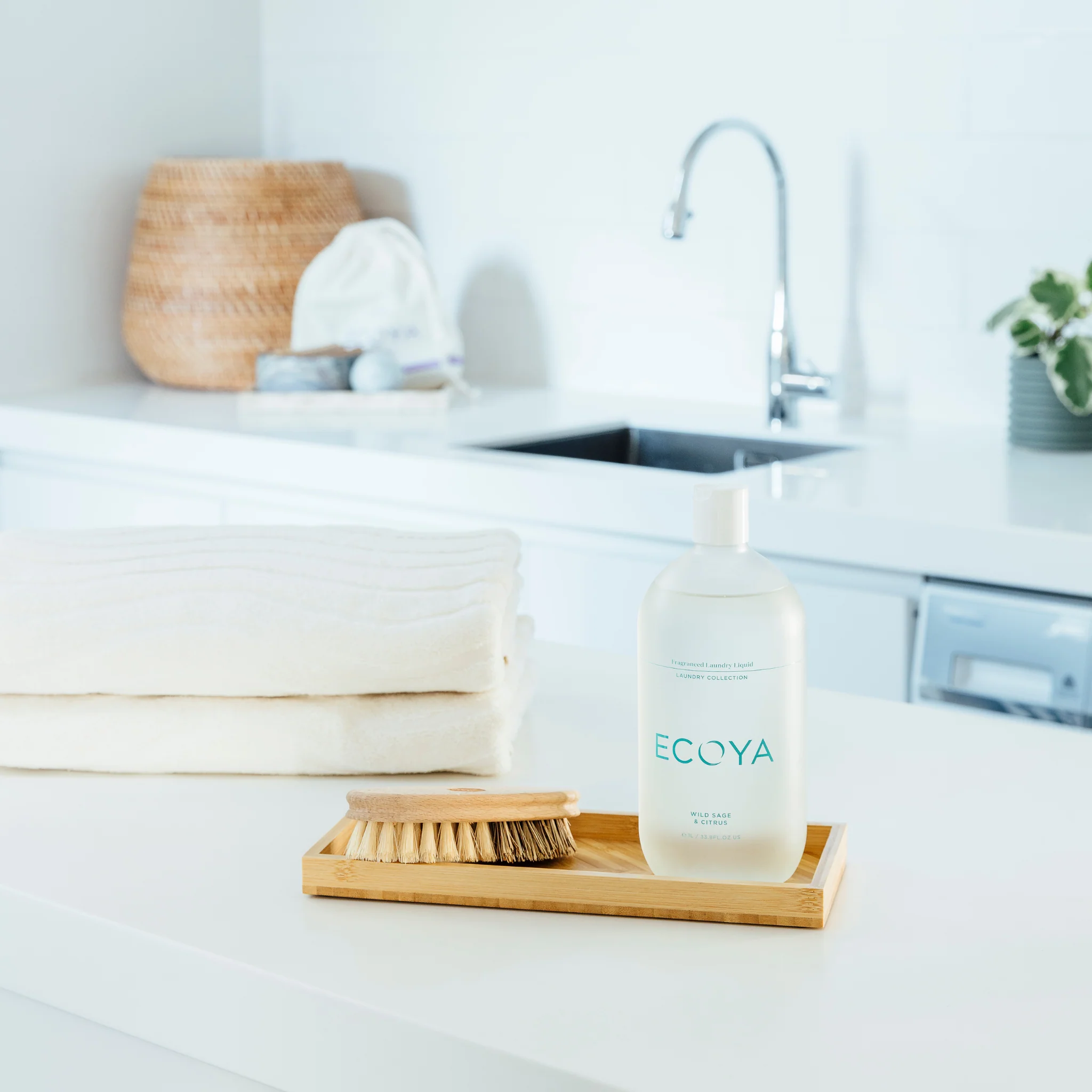 Ecoya Wild Sage & Citrus Fragranced Laundry Liquid - Image 3