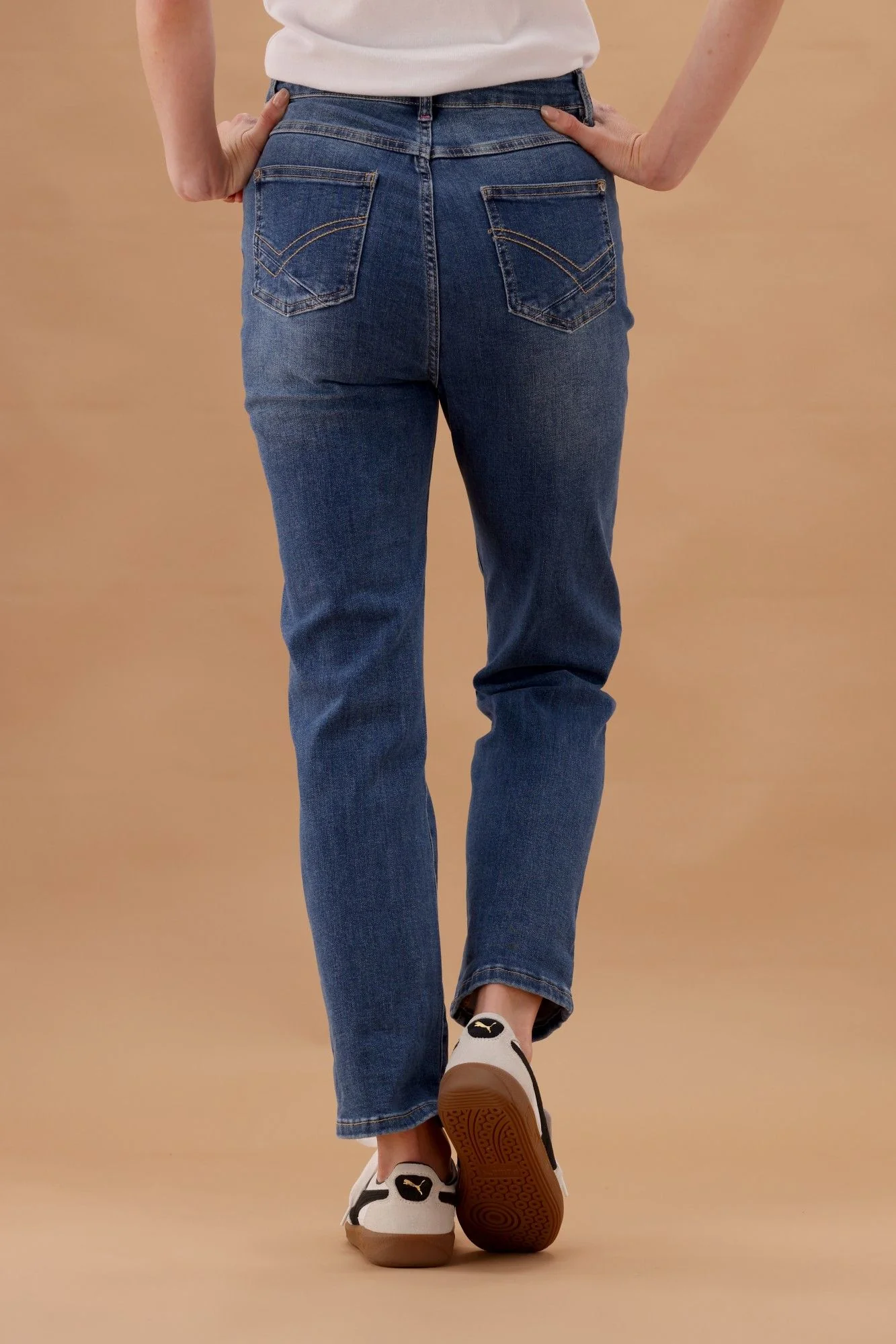 Elm Ada Straight Leg Jean Washed Blue - Image 11