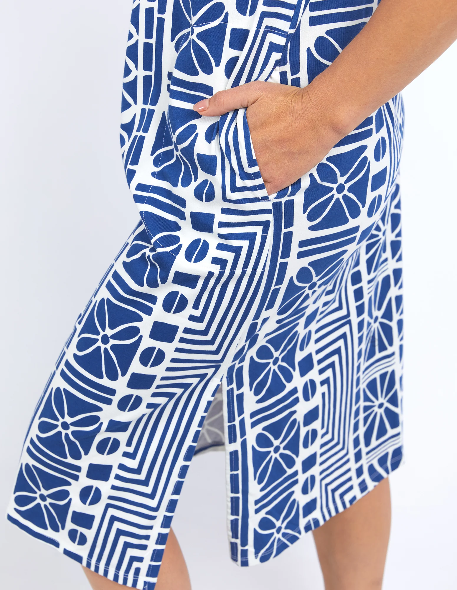 Elm Casablanca Tee Dress China Blue Print - Image 6