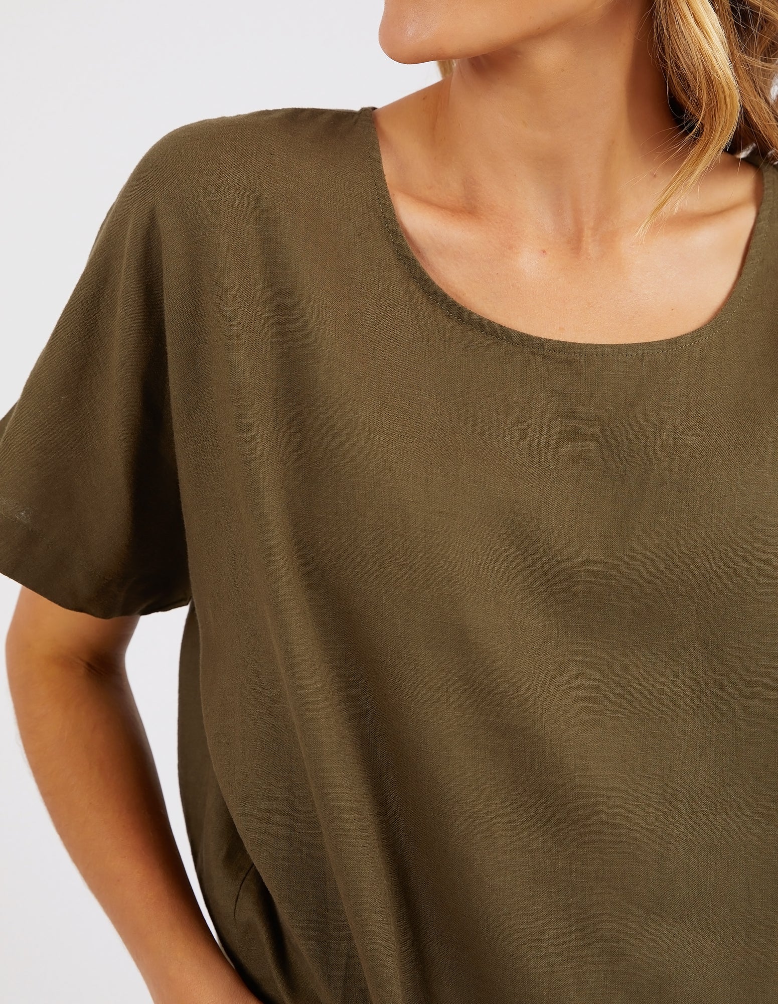 Elm Curtis Woven S/S Tee Clover - Image 3