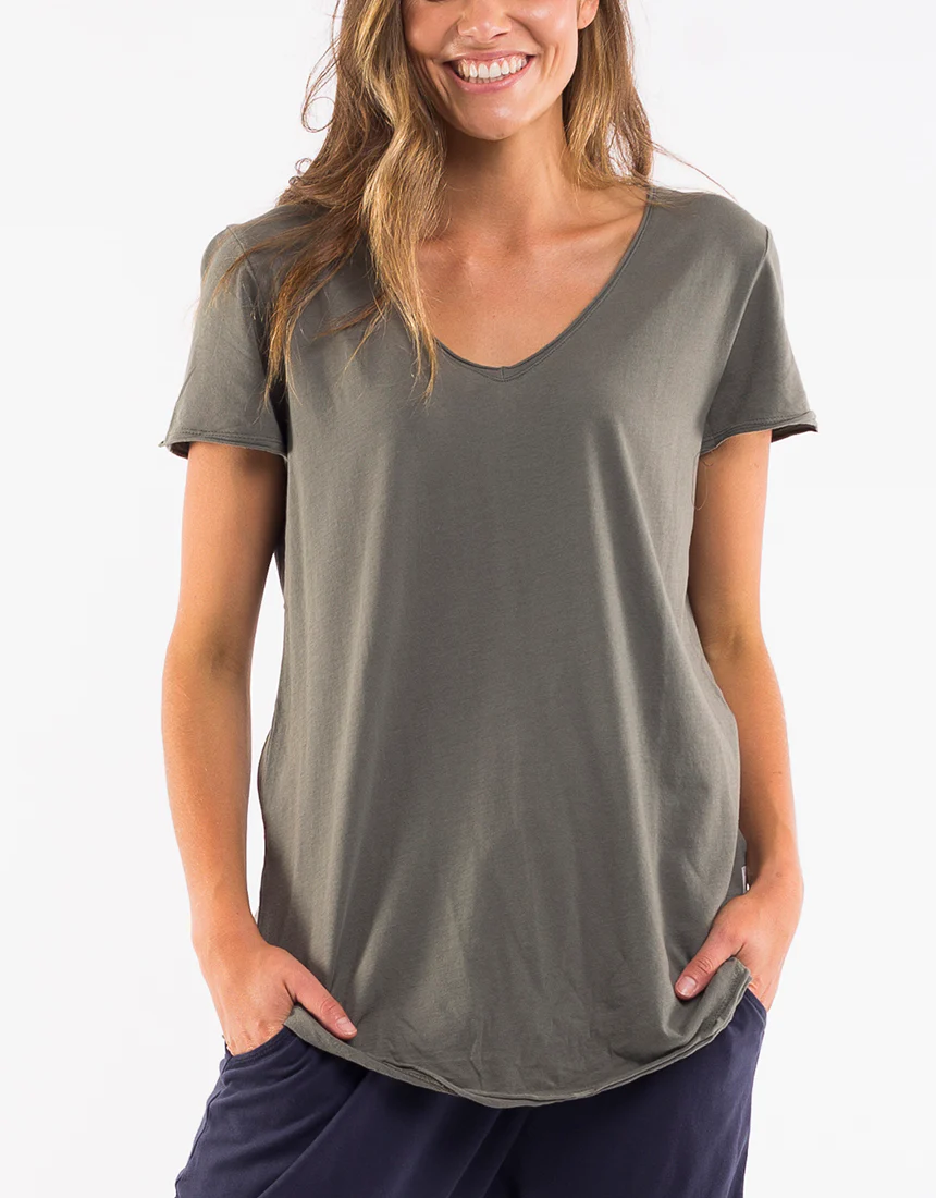 Elm Fundamental Vee Tee Khaki - Image 4