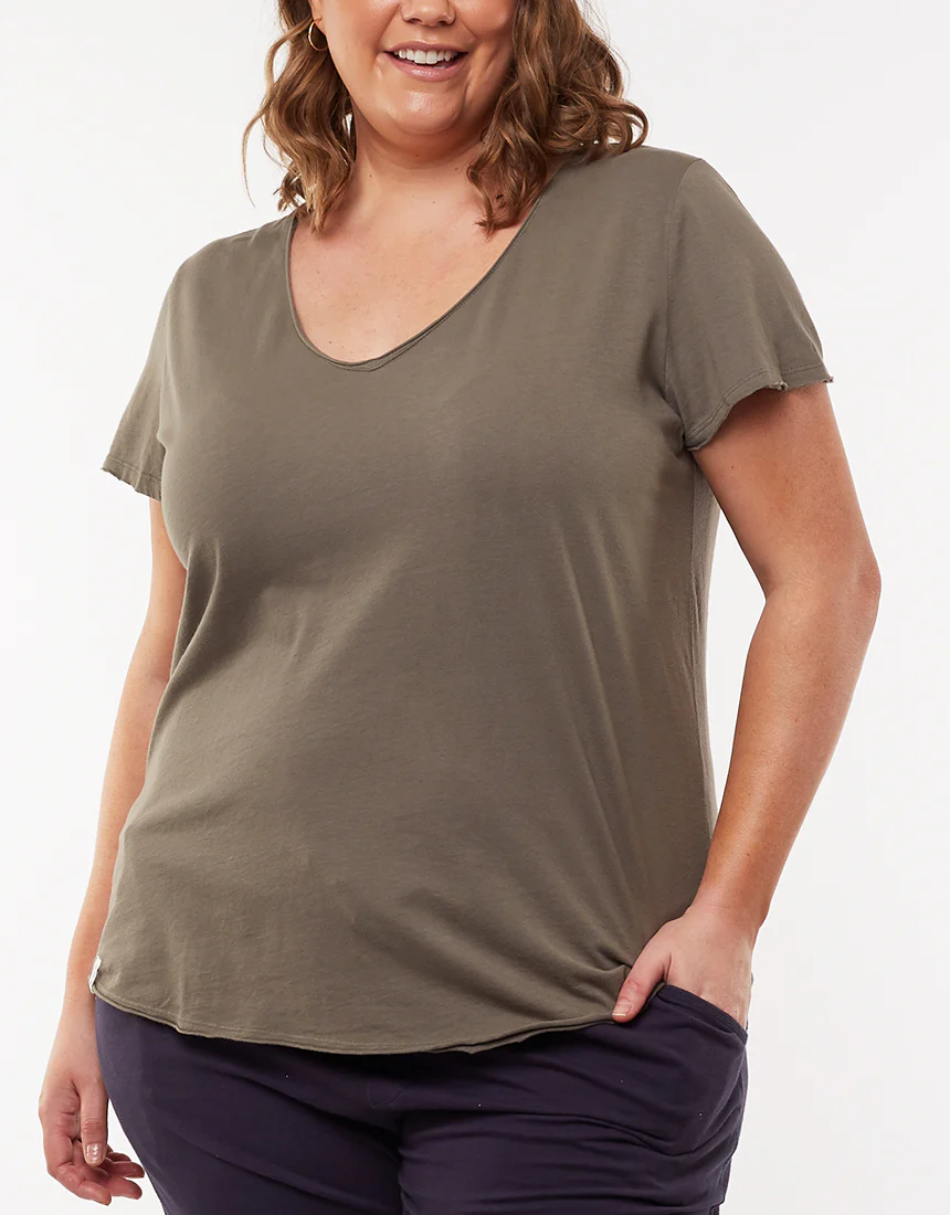 Elm Fundamental Vee Tee Khaki - Image 5