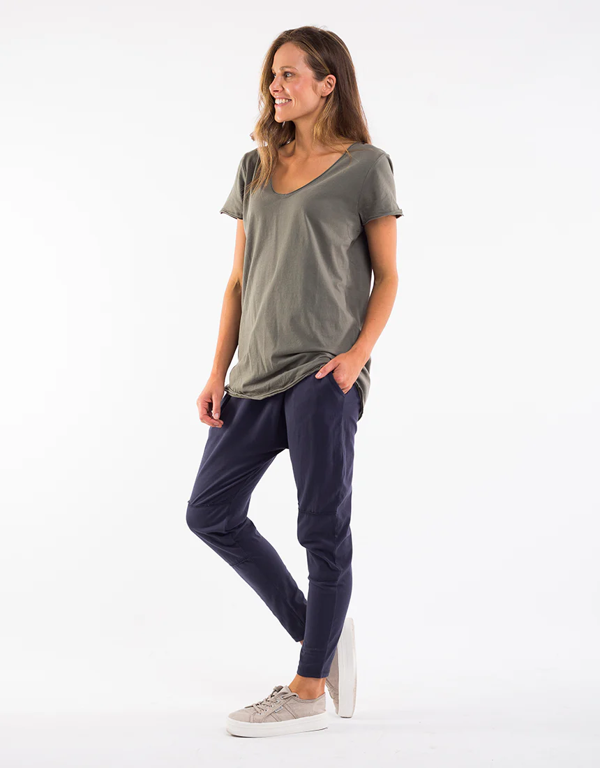 Elm Fundamental Vee Tee Khaki - Image 6