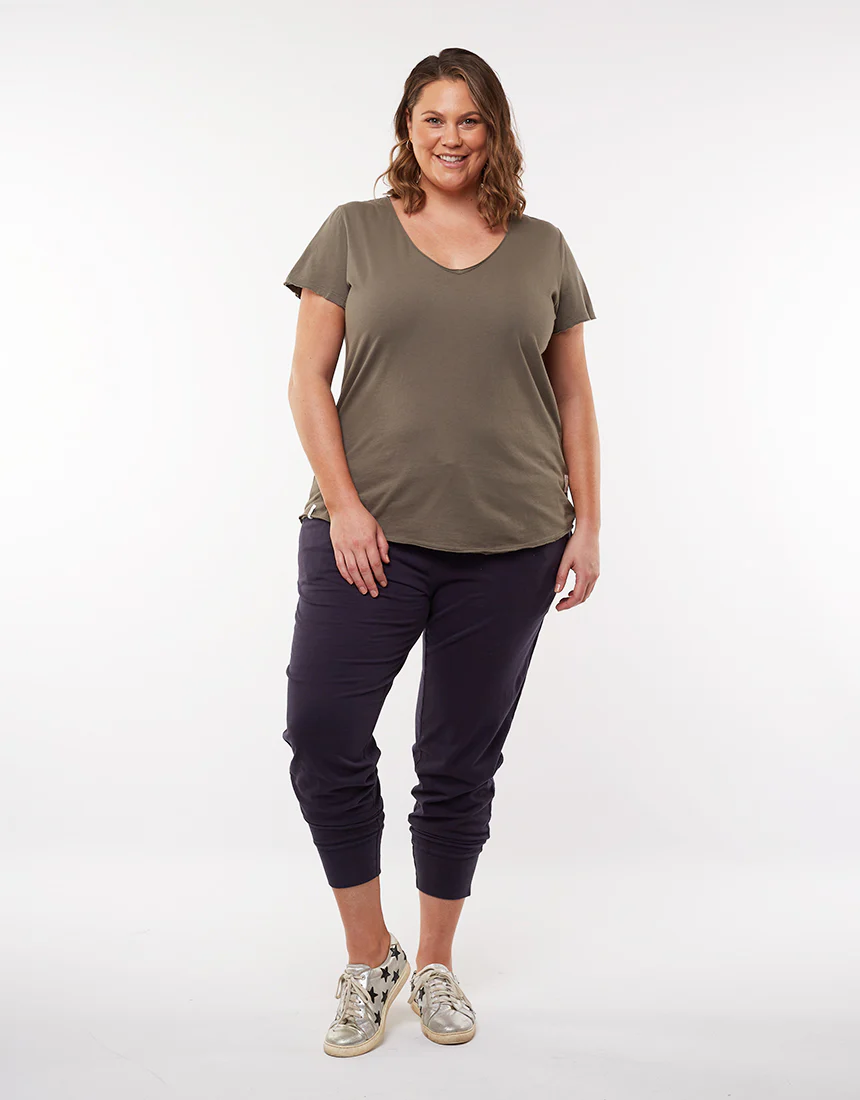 Elm Fundamental Vee Tee Khaki - Image 7