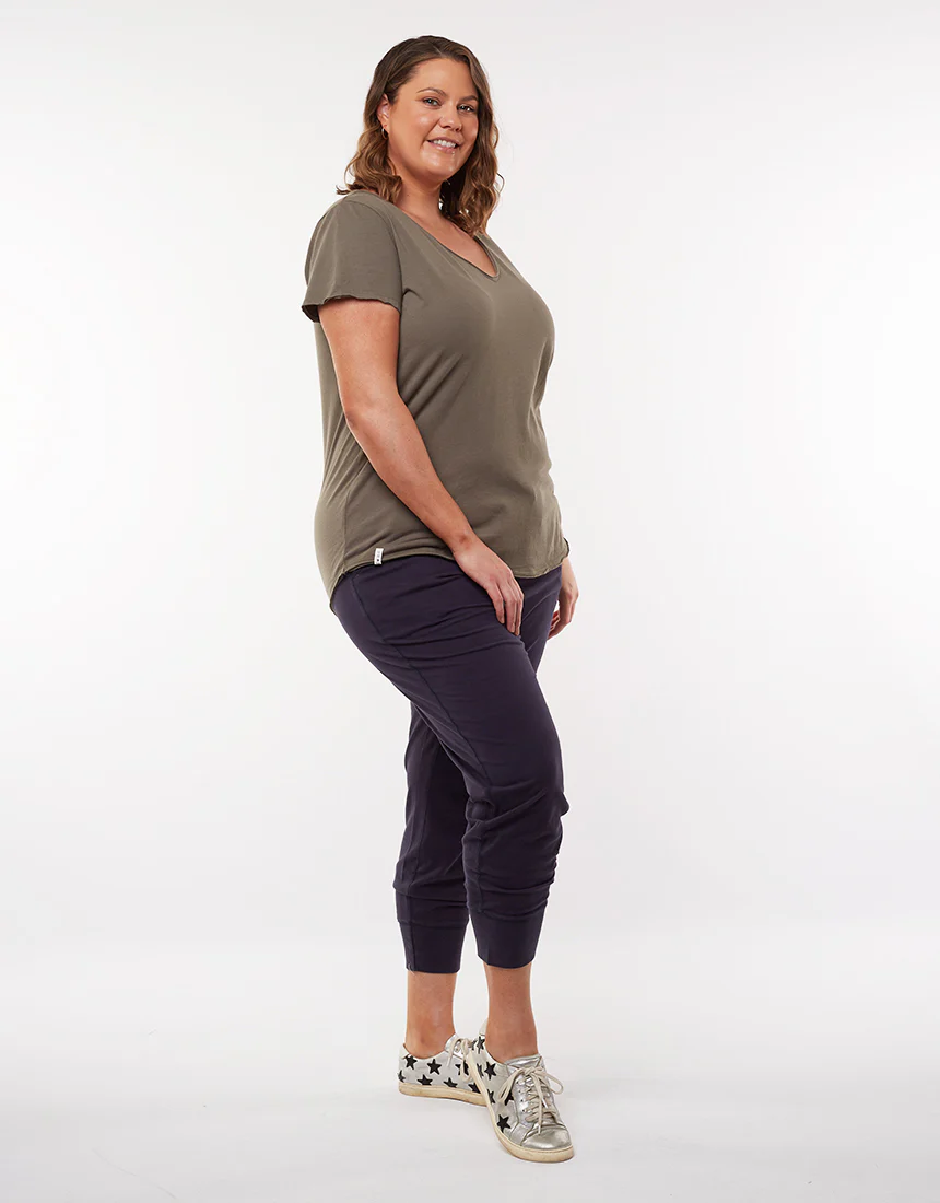 Elm Fundamental Vee Tee Khaki - Image 9
