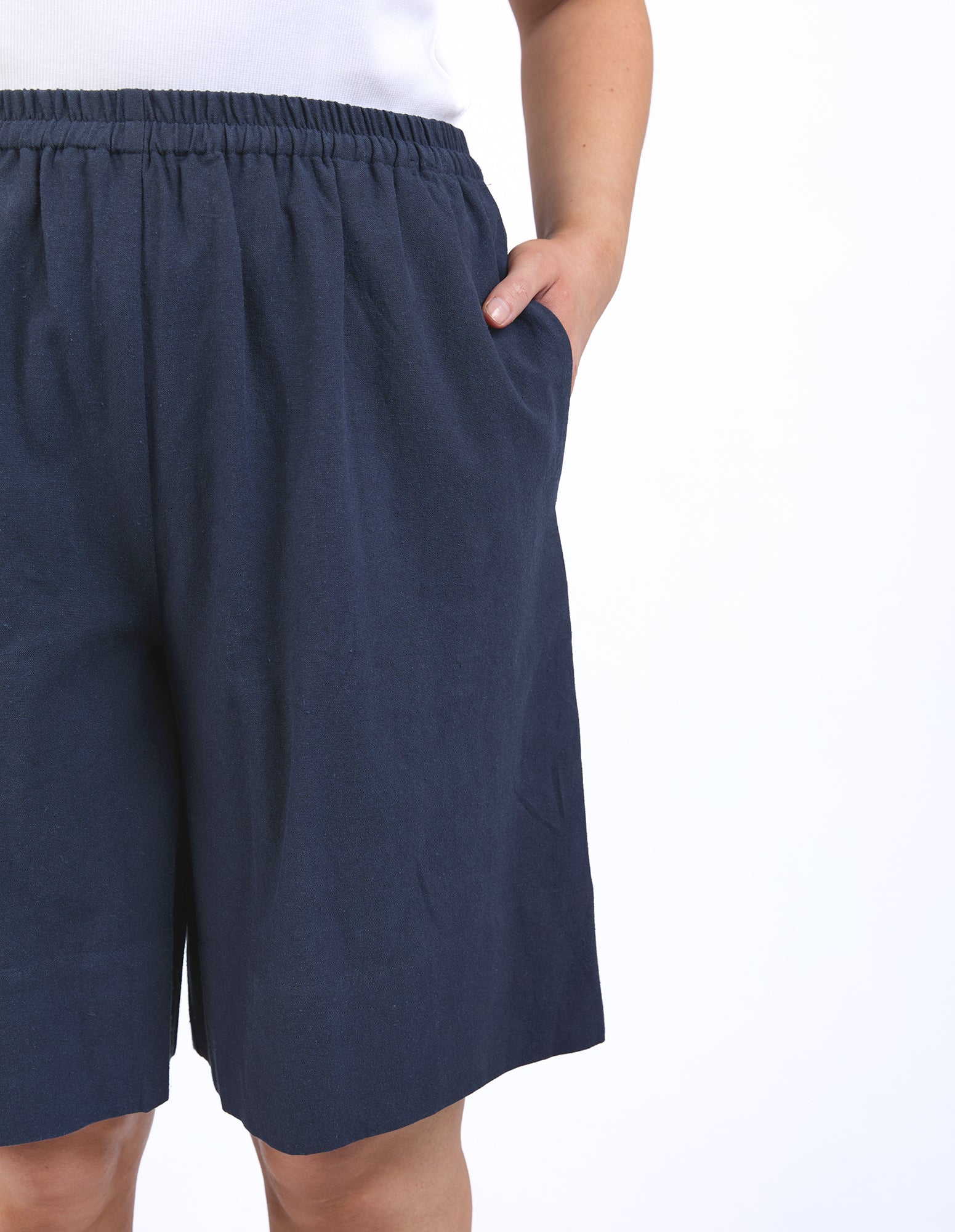 Elm Ginny Short Navy - Image 4