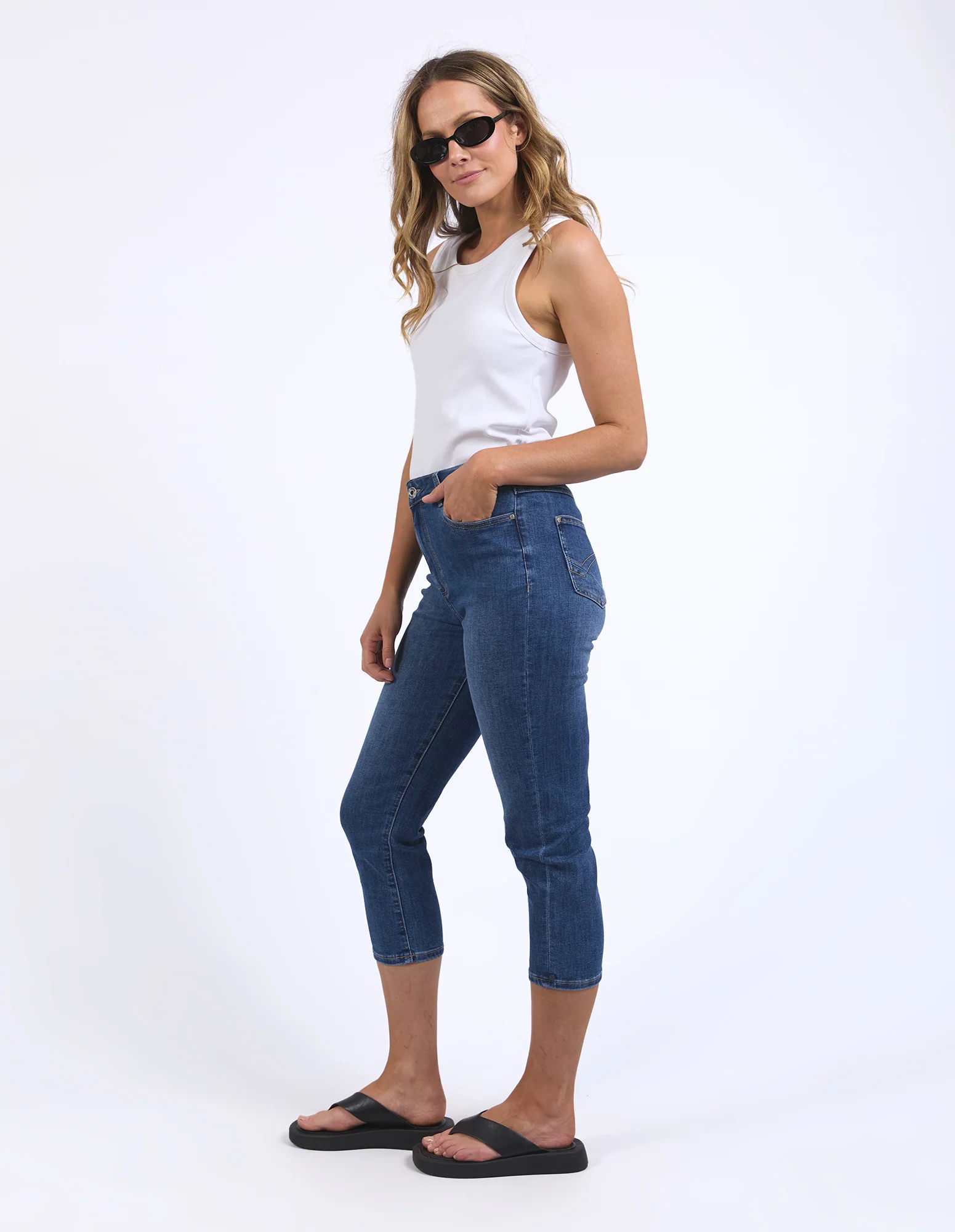 Elm Mollie Capri Jean Mid Blue Wash - Image 4