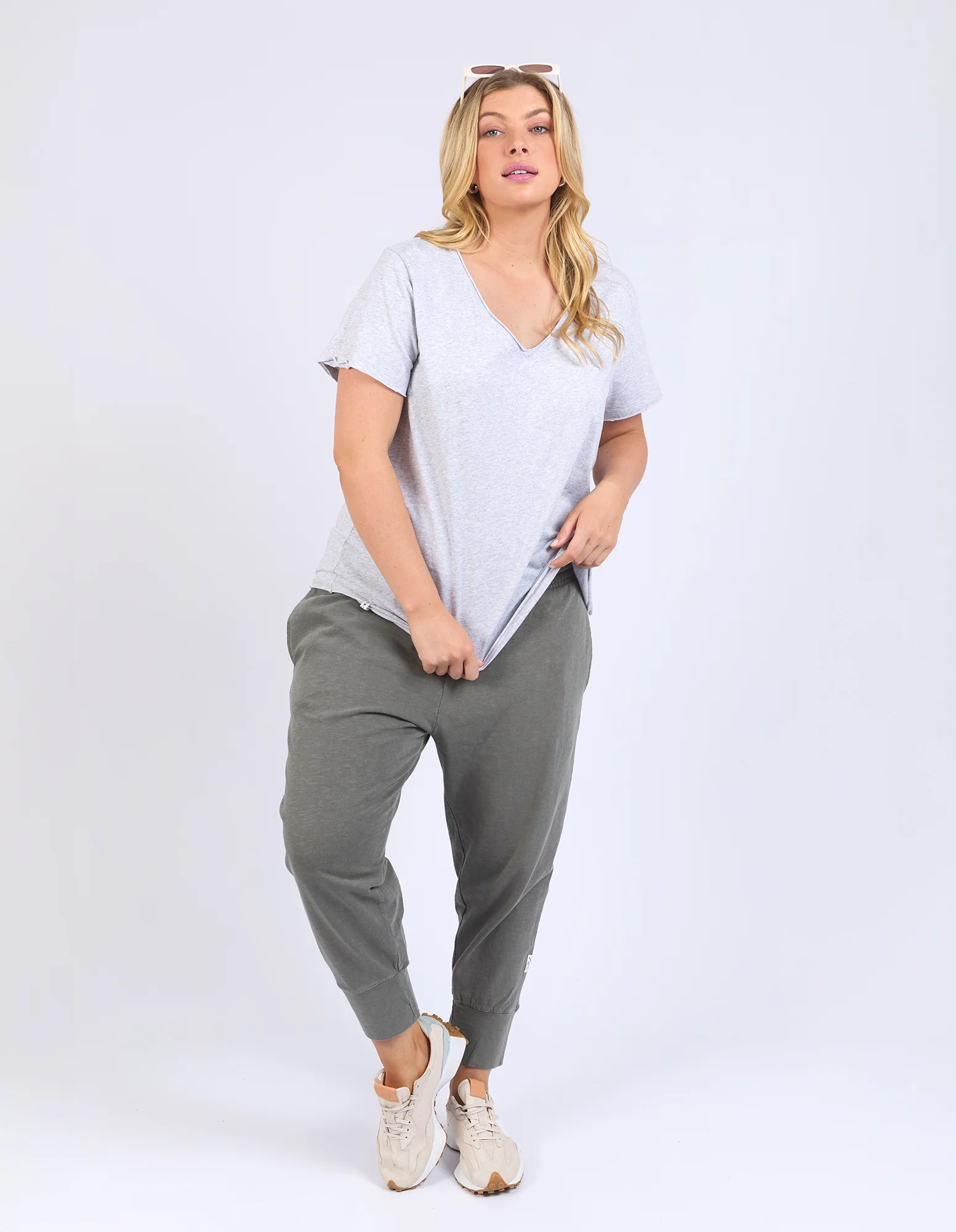 Elm Pima Vee Tee Grey Marle - Image 3