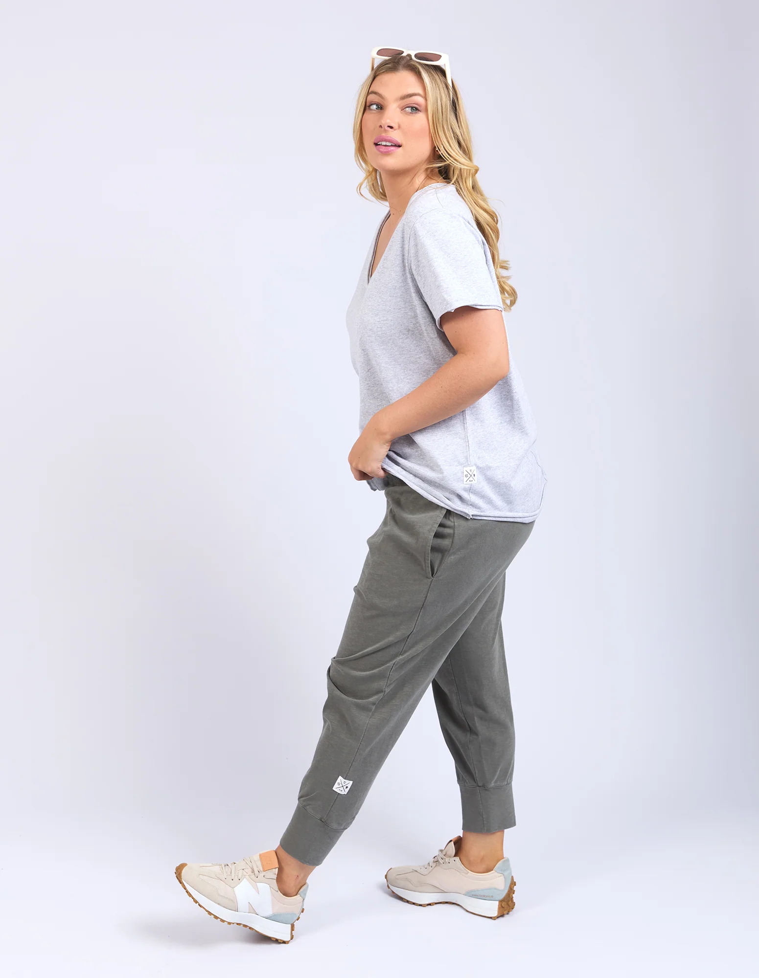 Elm Pima Vee Tee Grey Marle - Image 5