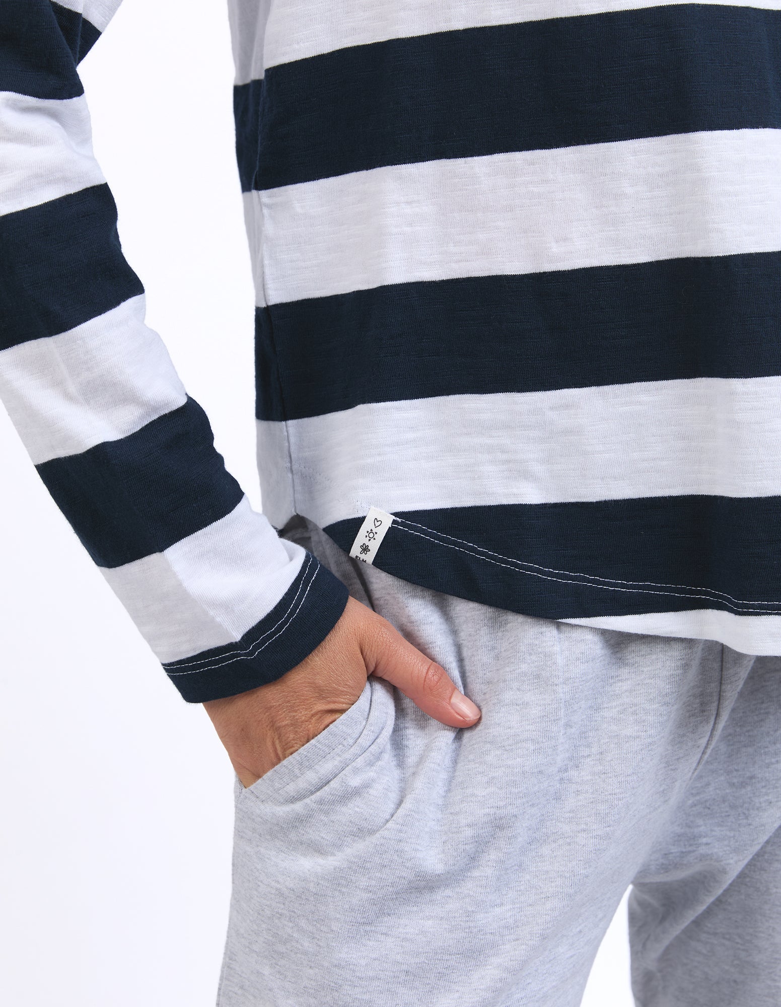Elm Spritz L/S Tee Navy - Image 6