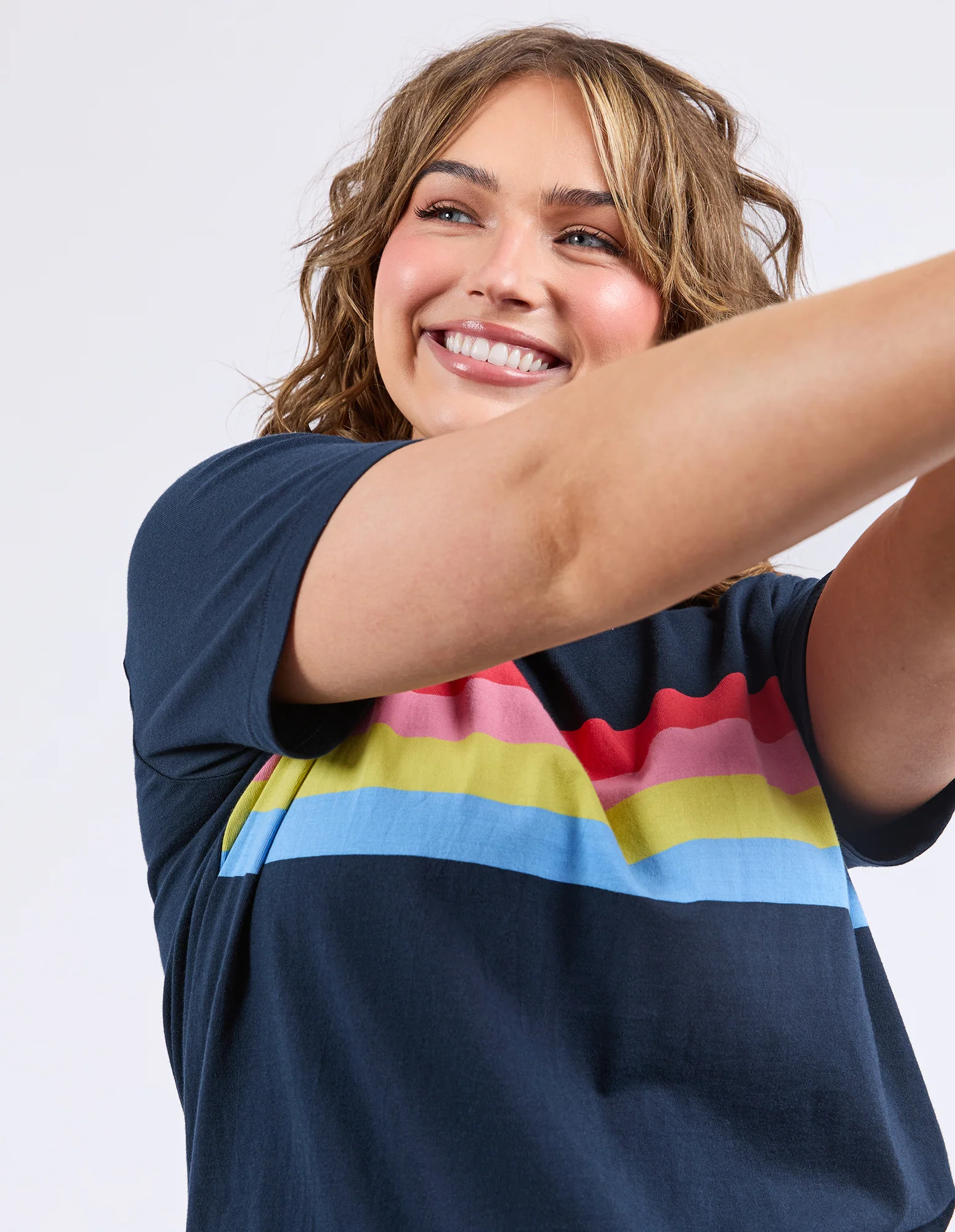 Elm Terra Tee Dark Sapphire - Image 3