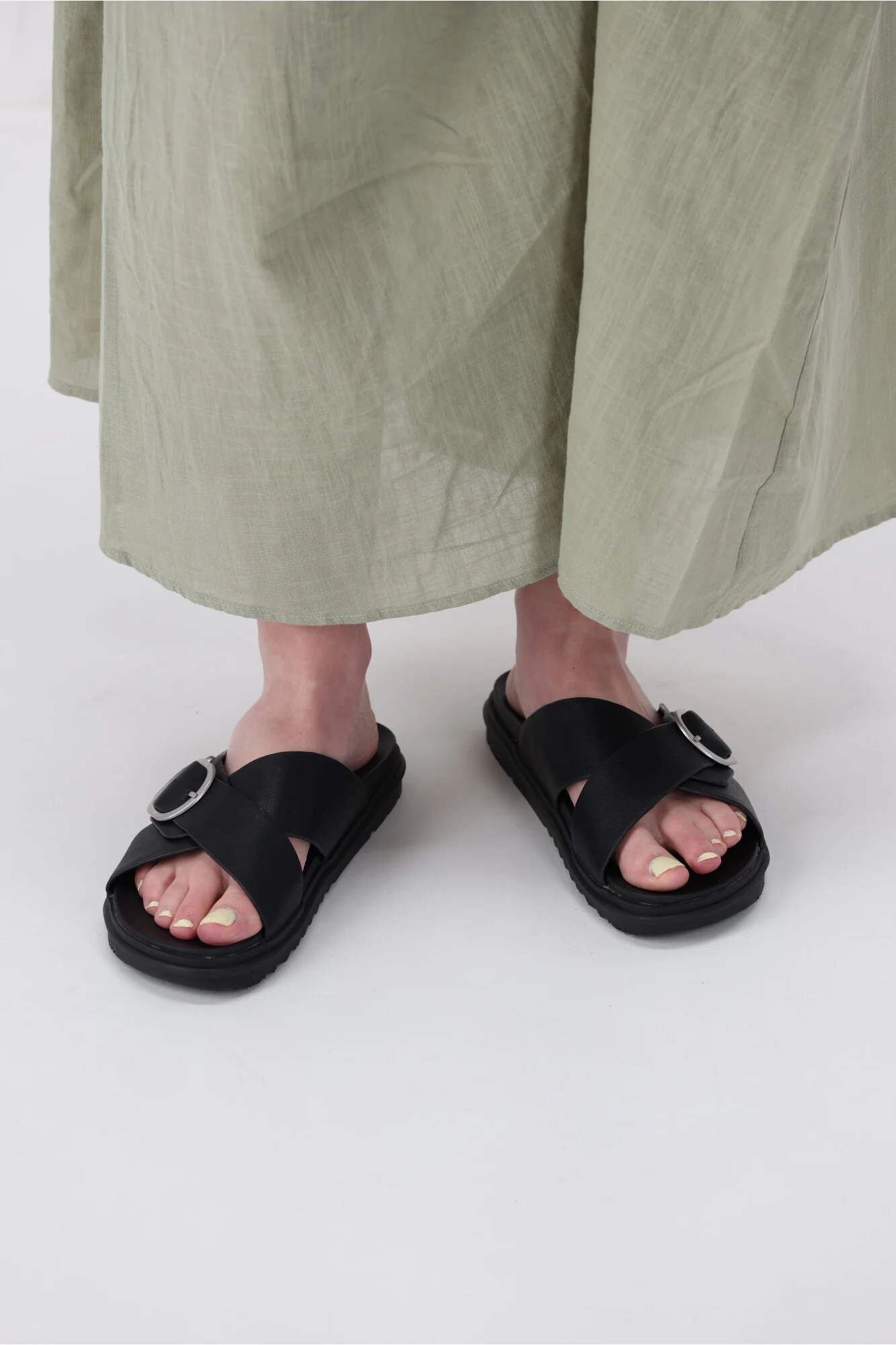 Emu Ebony Sandal Black - Image 7