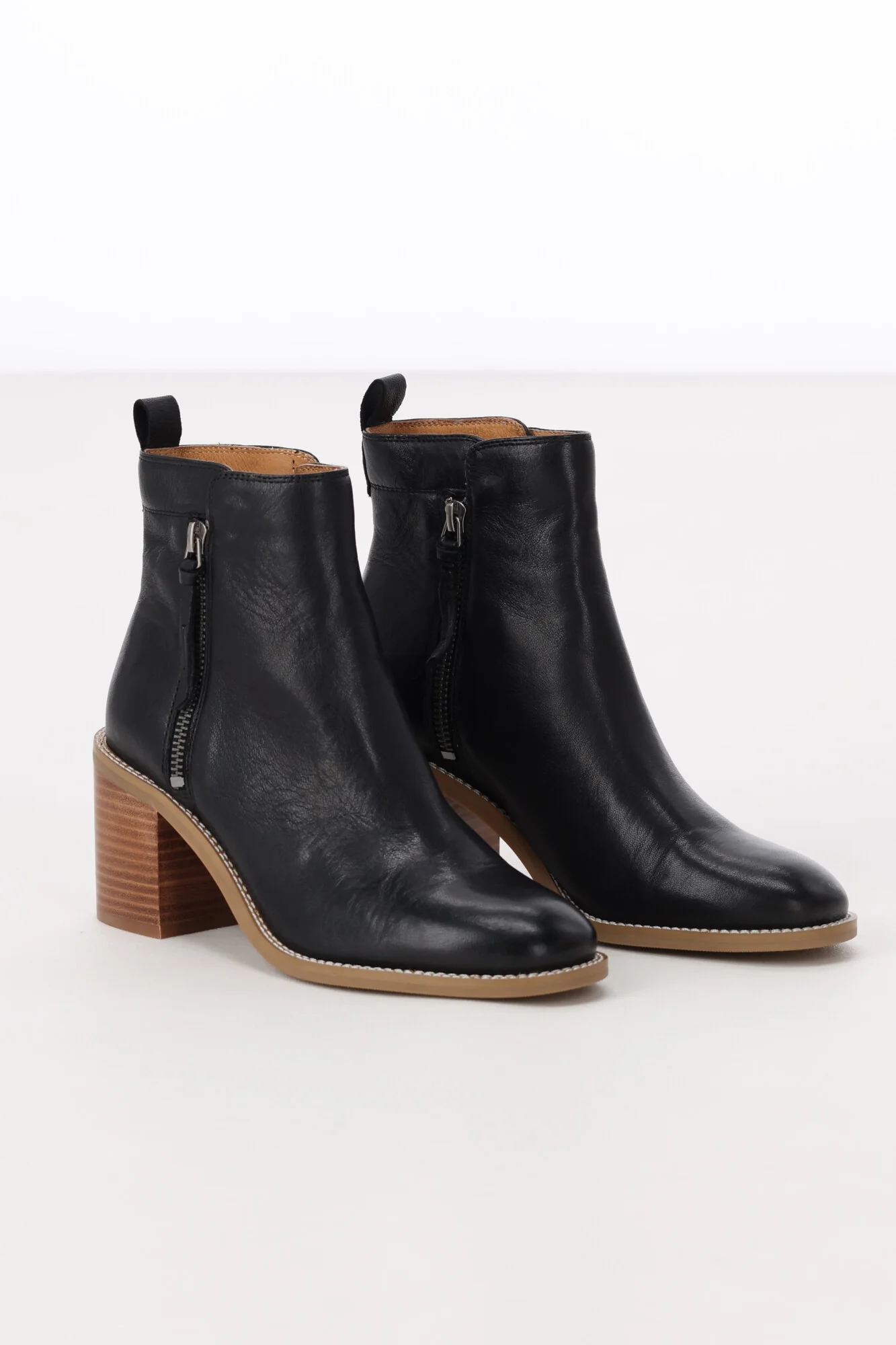 EOS Charity Boot Black - Image 4