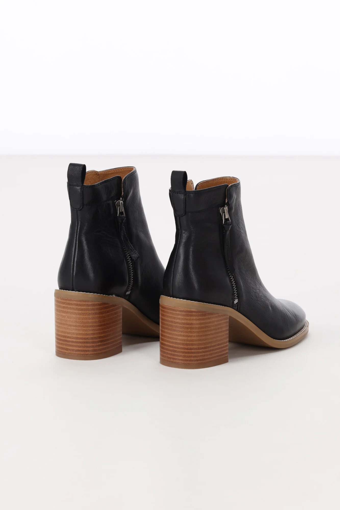 EOS Charity Boot Black - Image 5