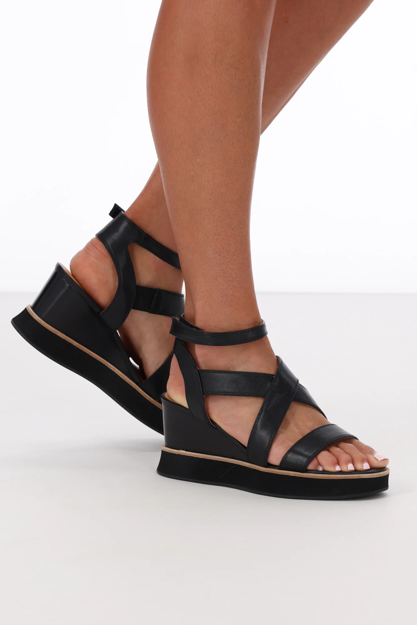 EOS Juni Wedge Black - Image 4