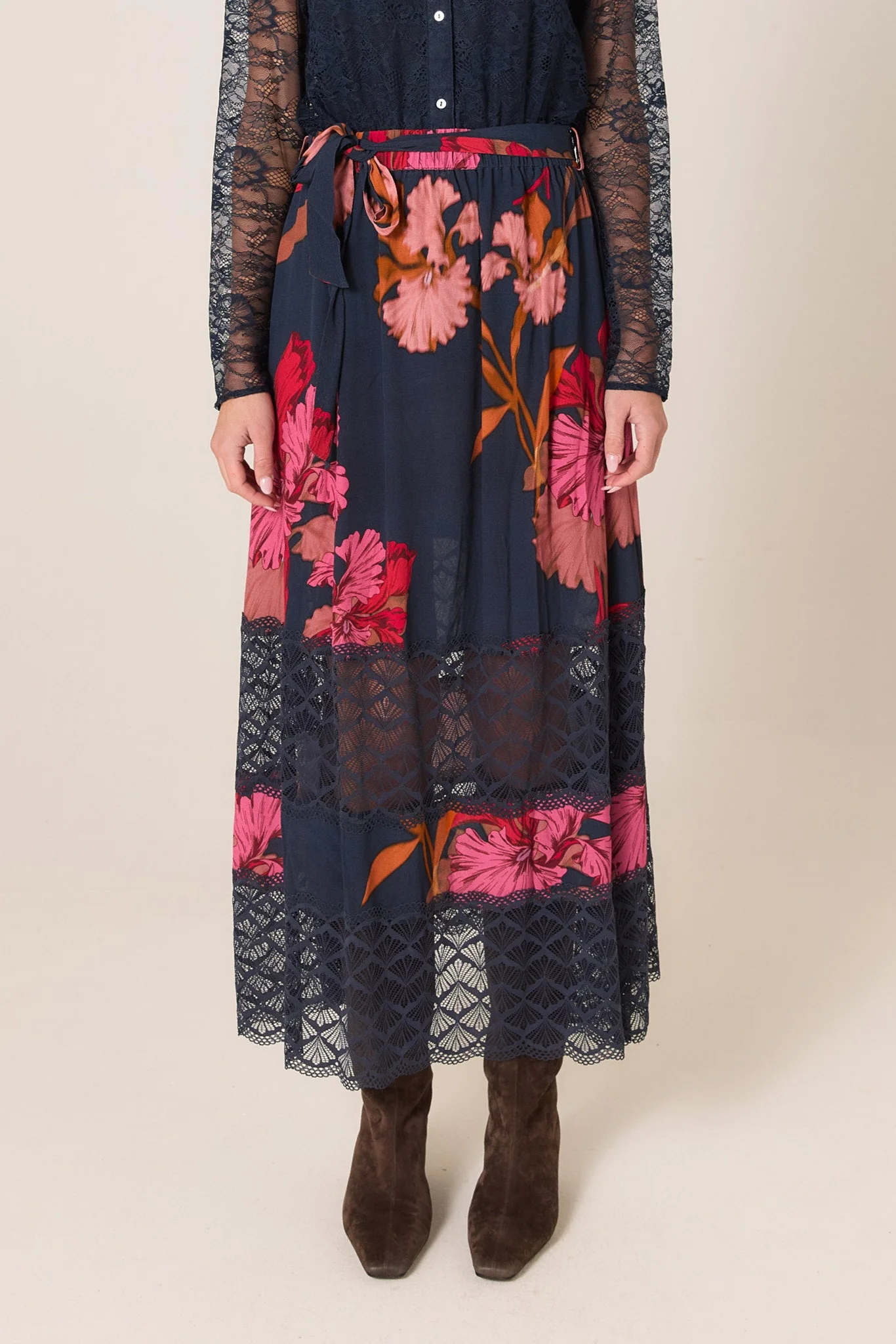 Fate Captivation Skirt Shadow Floral - Image 2