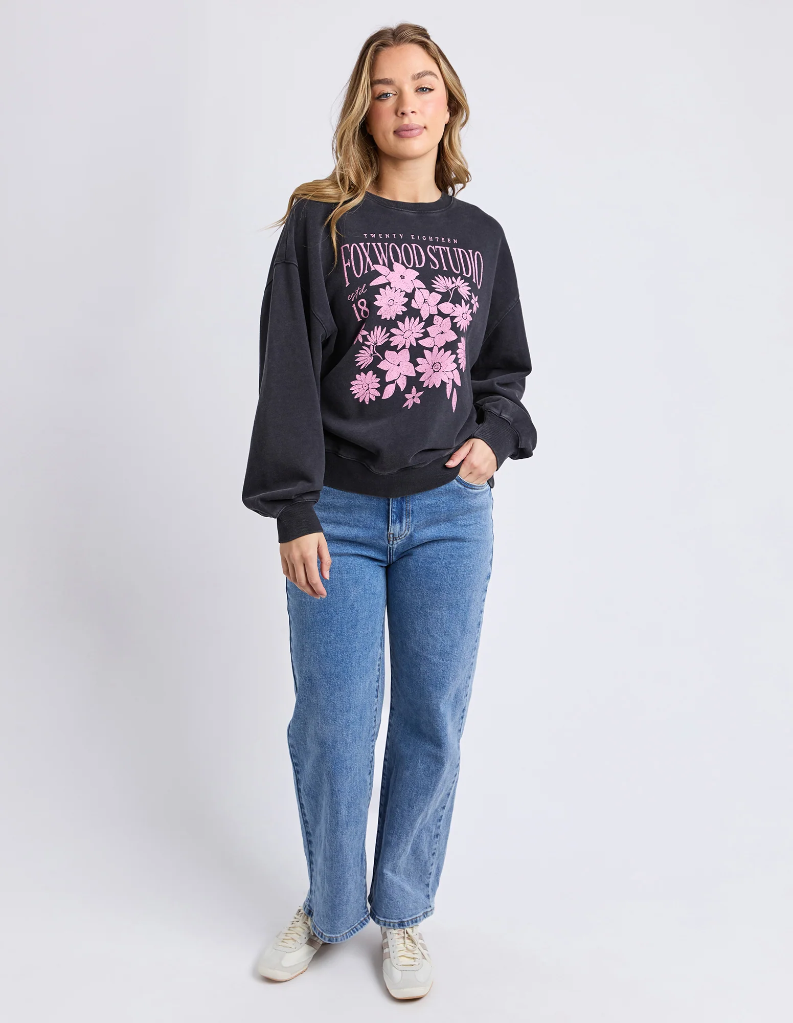 Foxwood Floret Crew Black - Image 4