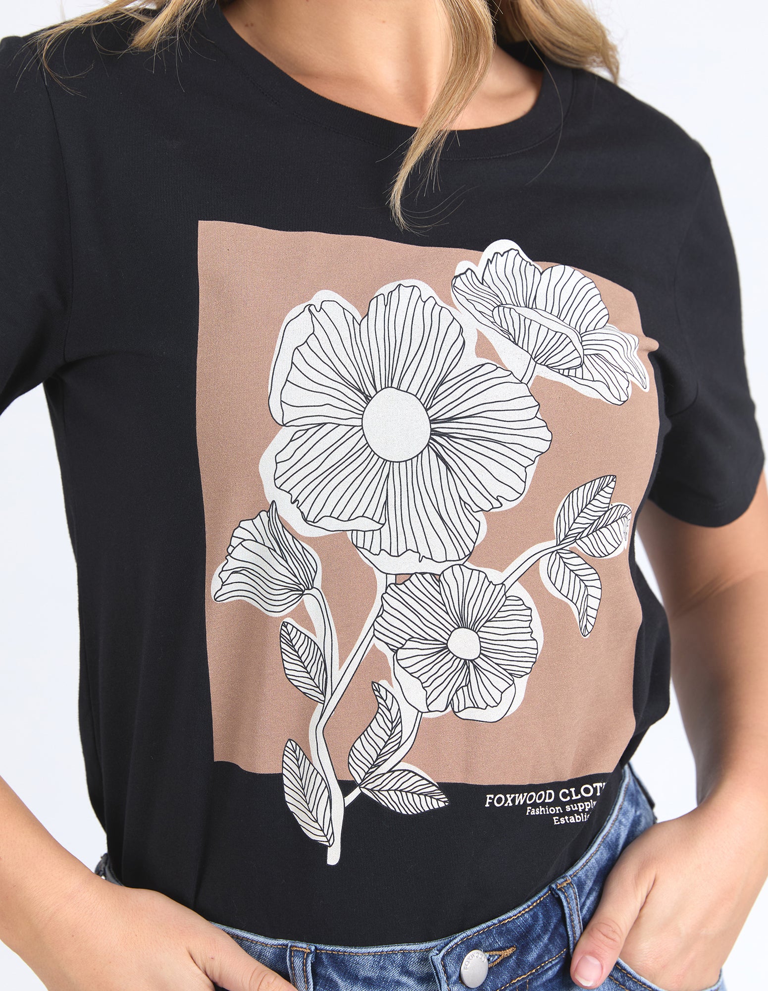 Foxwood Flower Block Tee Black - Image 4