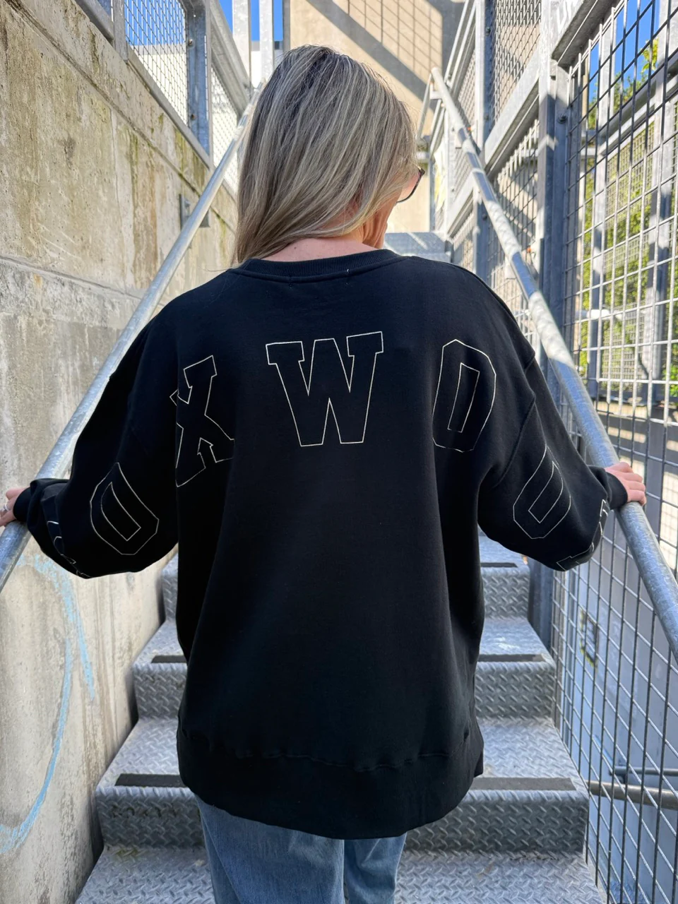 Foxwood Interval Crew Black Silver Outline