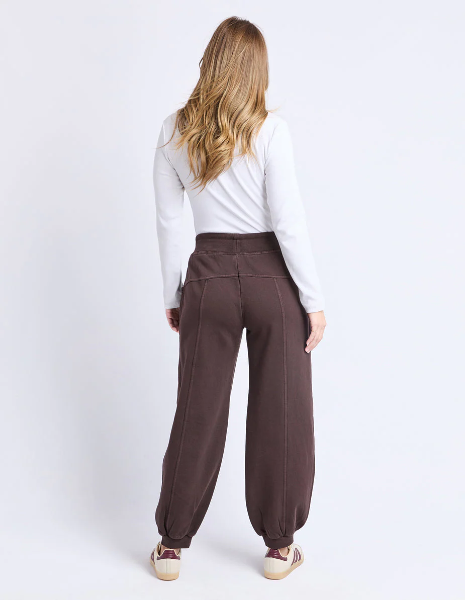 Foxwood Leo Trackpant Coffee - Image 4