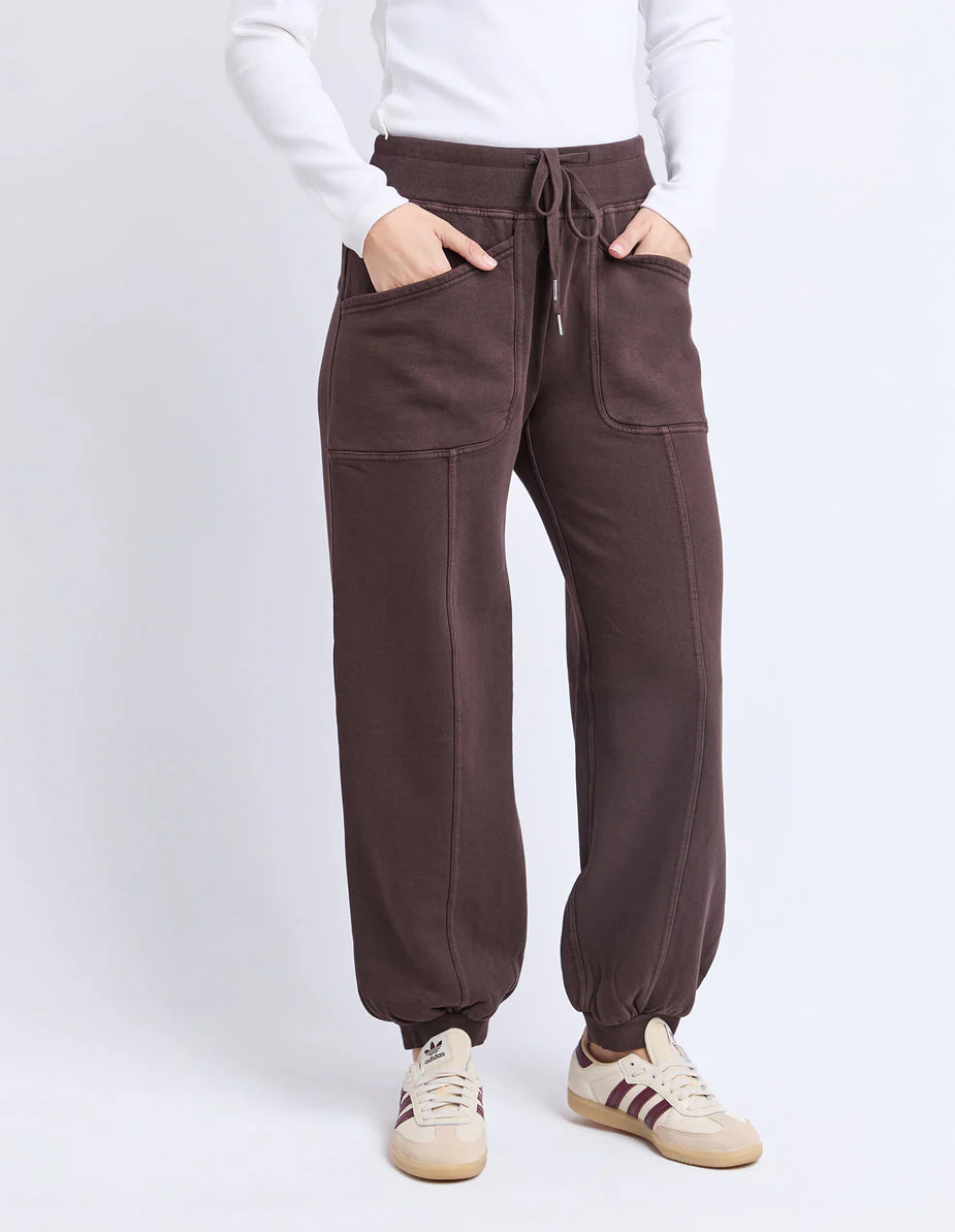 Foxwood Leo Trackpant Coffee - Image 5
