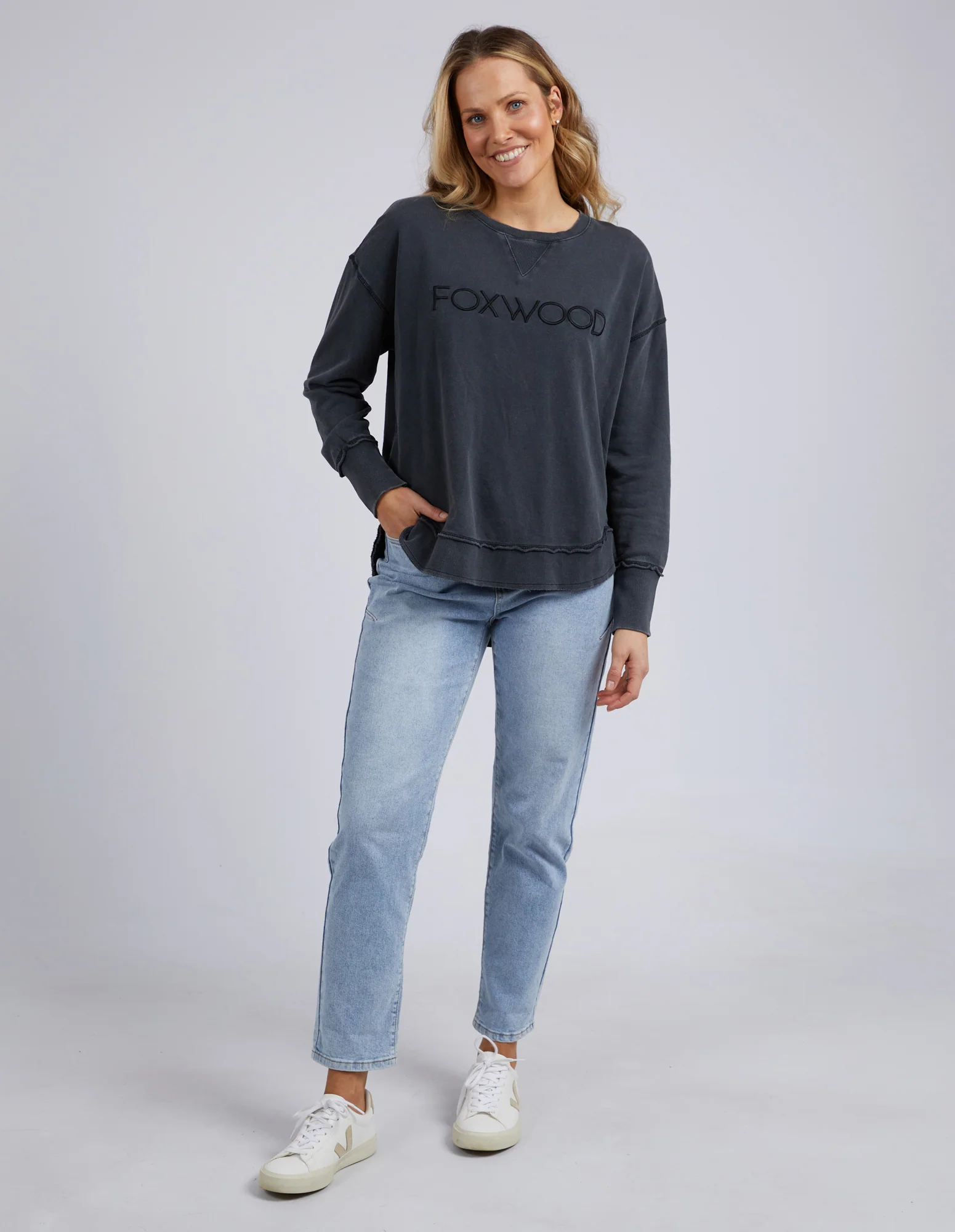 Foxwood Simplified Crew Washed Black - Image 3