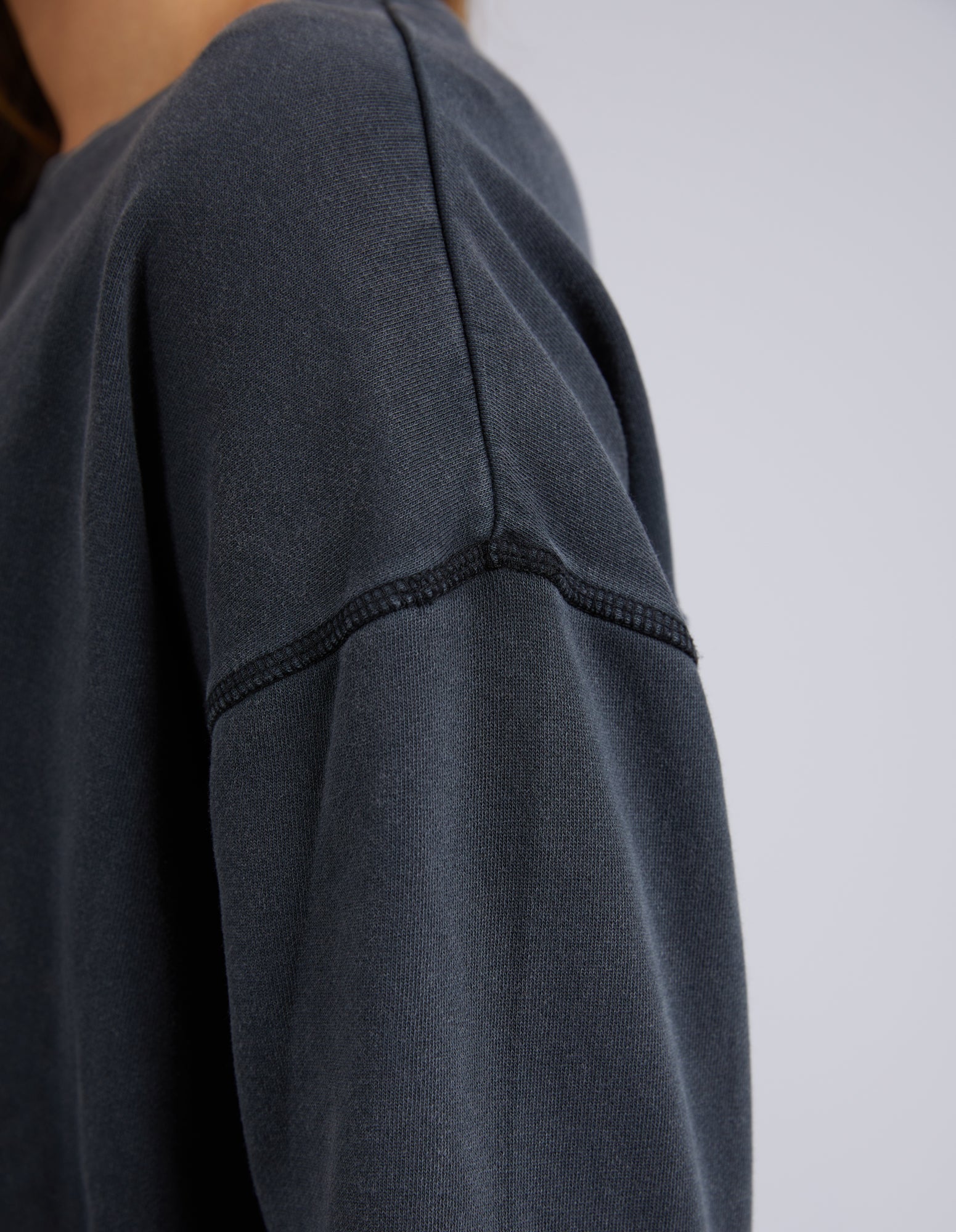 Foxwood Simplified Crew Washed Black - Image 4