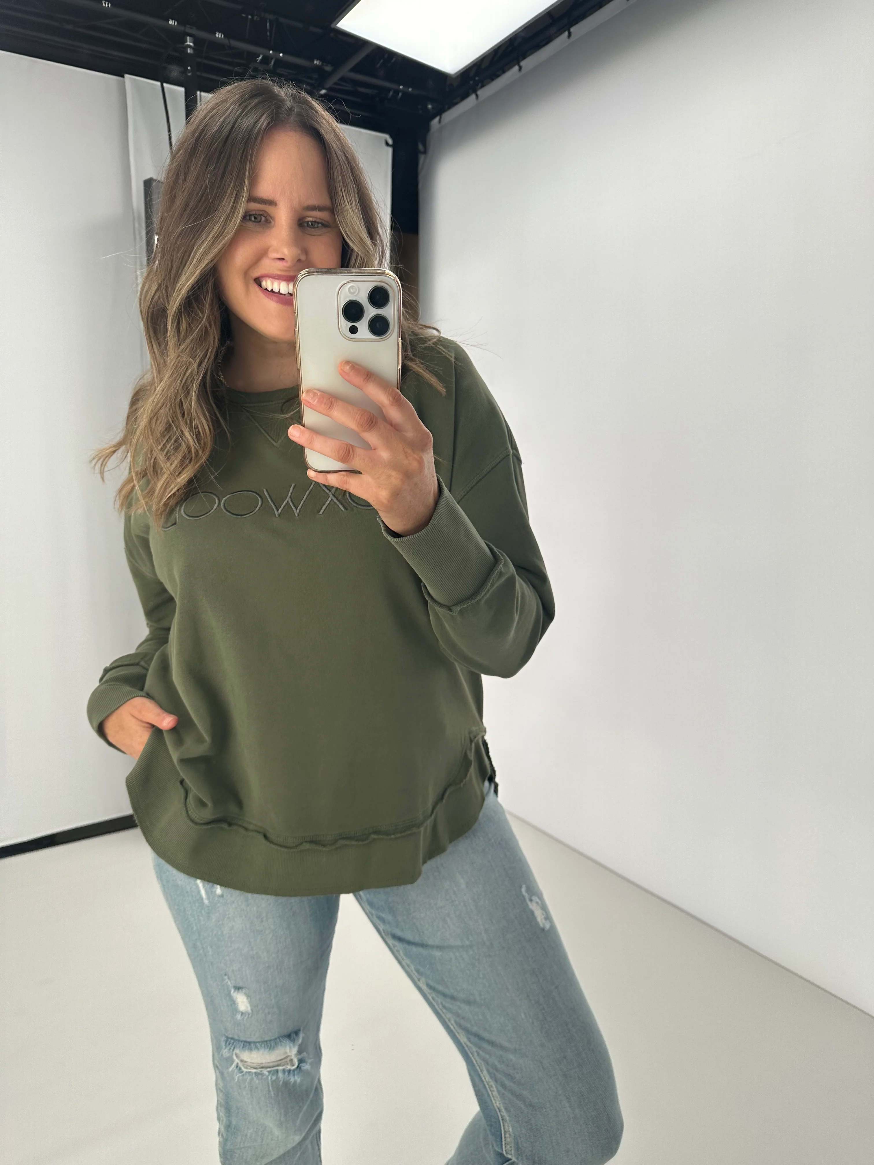 Foxwood Washed Simplified Crew Khaki - Image 3